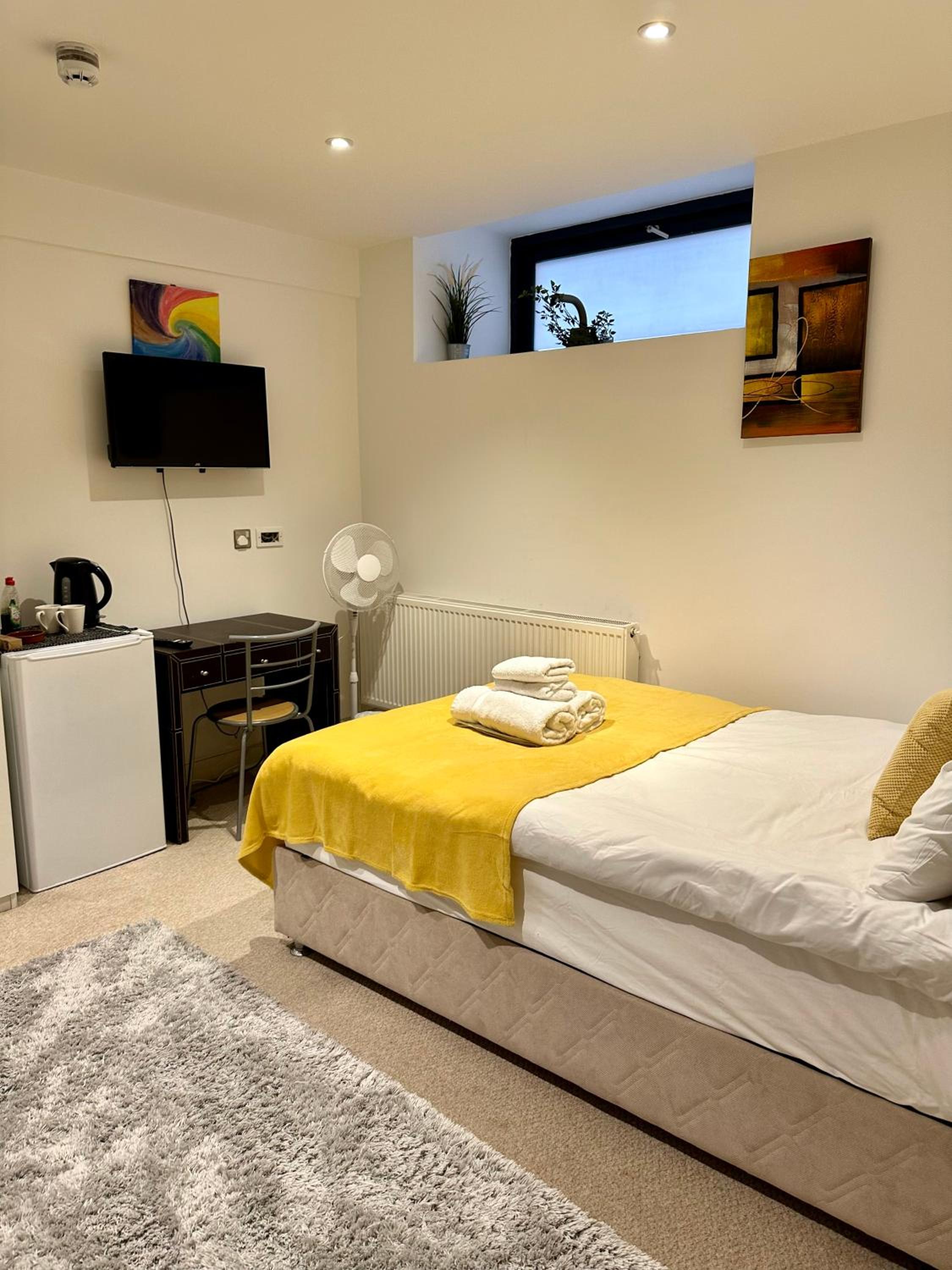 MK London Central & Cosy Studio Apartments