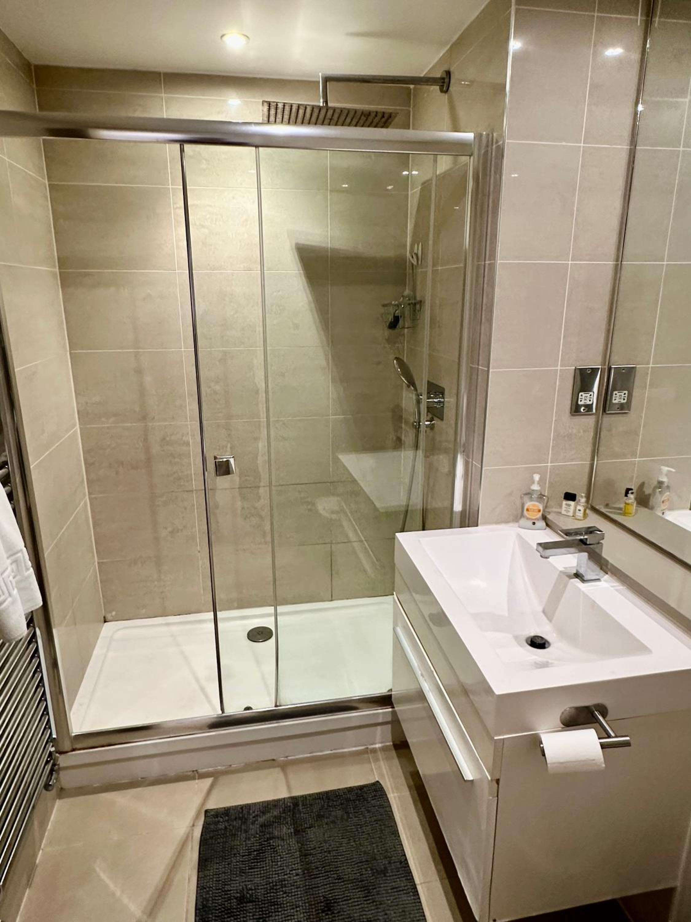 MK London Central & Cosy Studio Apartments