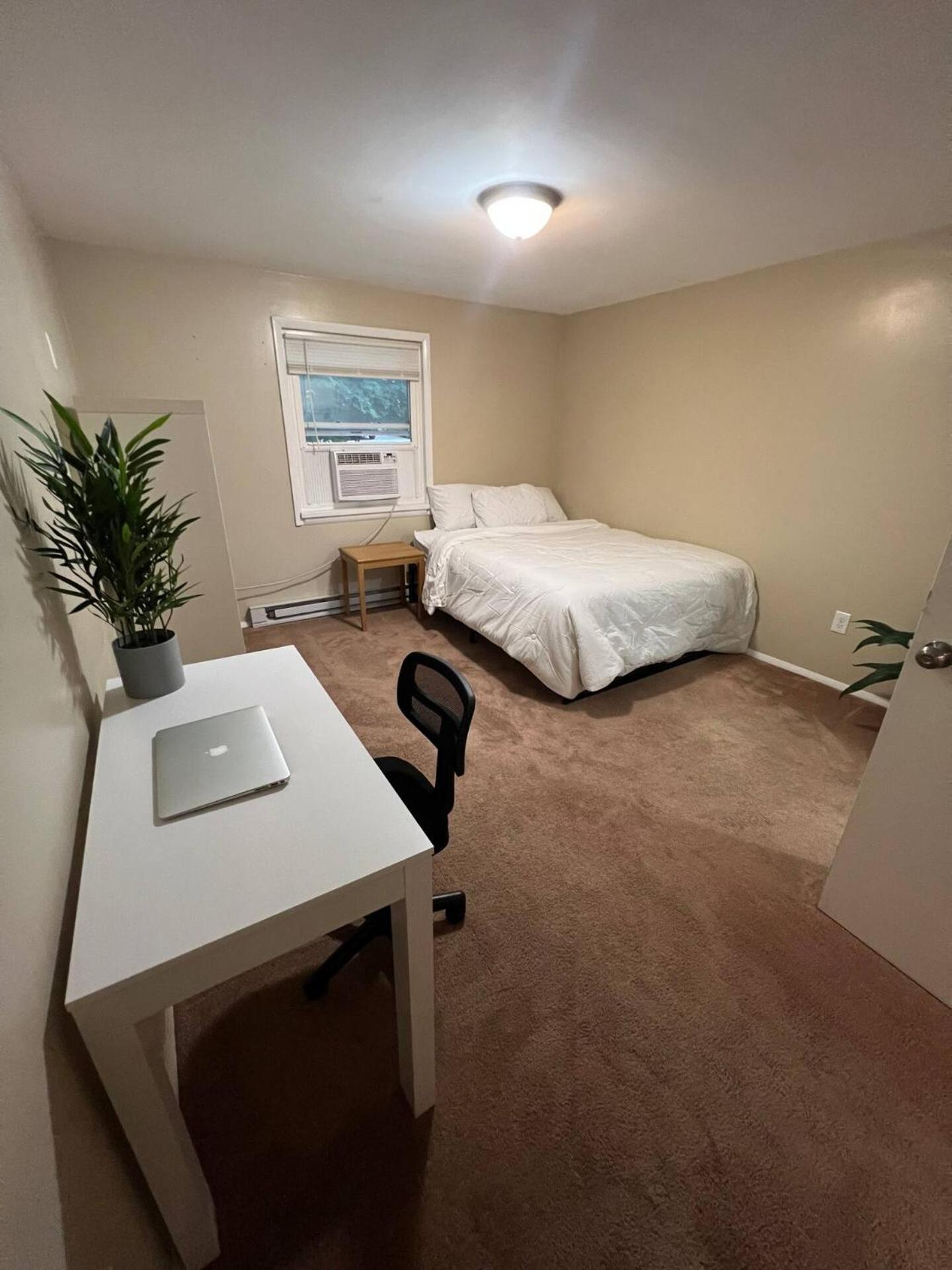Pet Friendly Private Townhouse With Washerdryer view 5