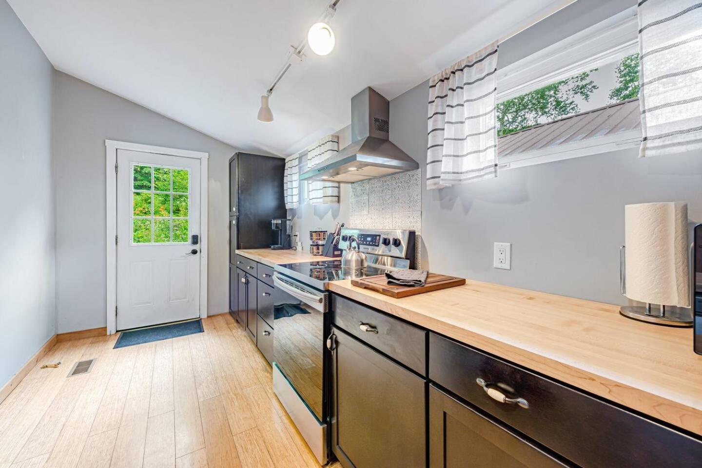 Pet Friendly Creekside Cabin At Darlington view 4