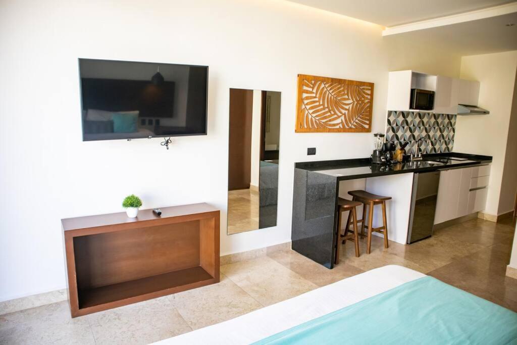 Meliora Luxury Condo with Amazing Location! view 5