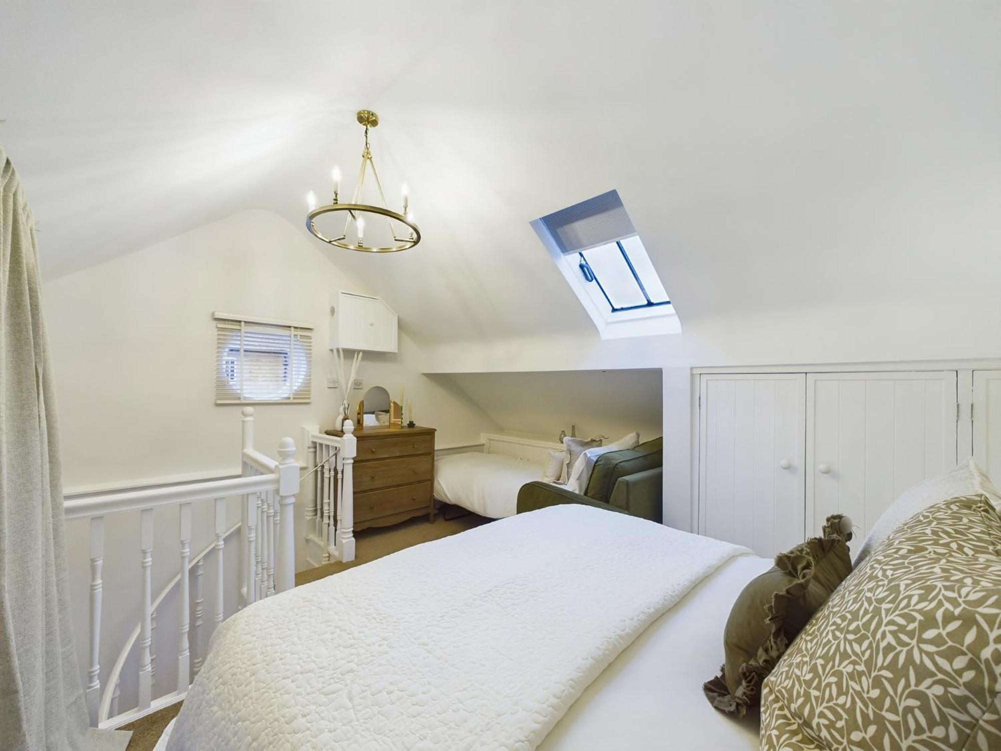 “The Sleepers Cottage” 2-6 people w/ free parking