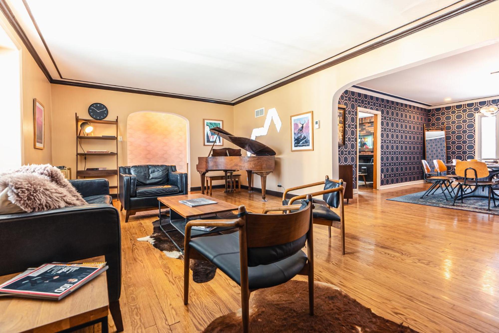 A Spacious Sanctuary for Unforgettable Group Stays view 3