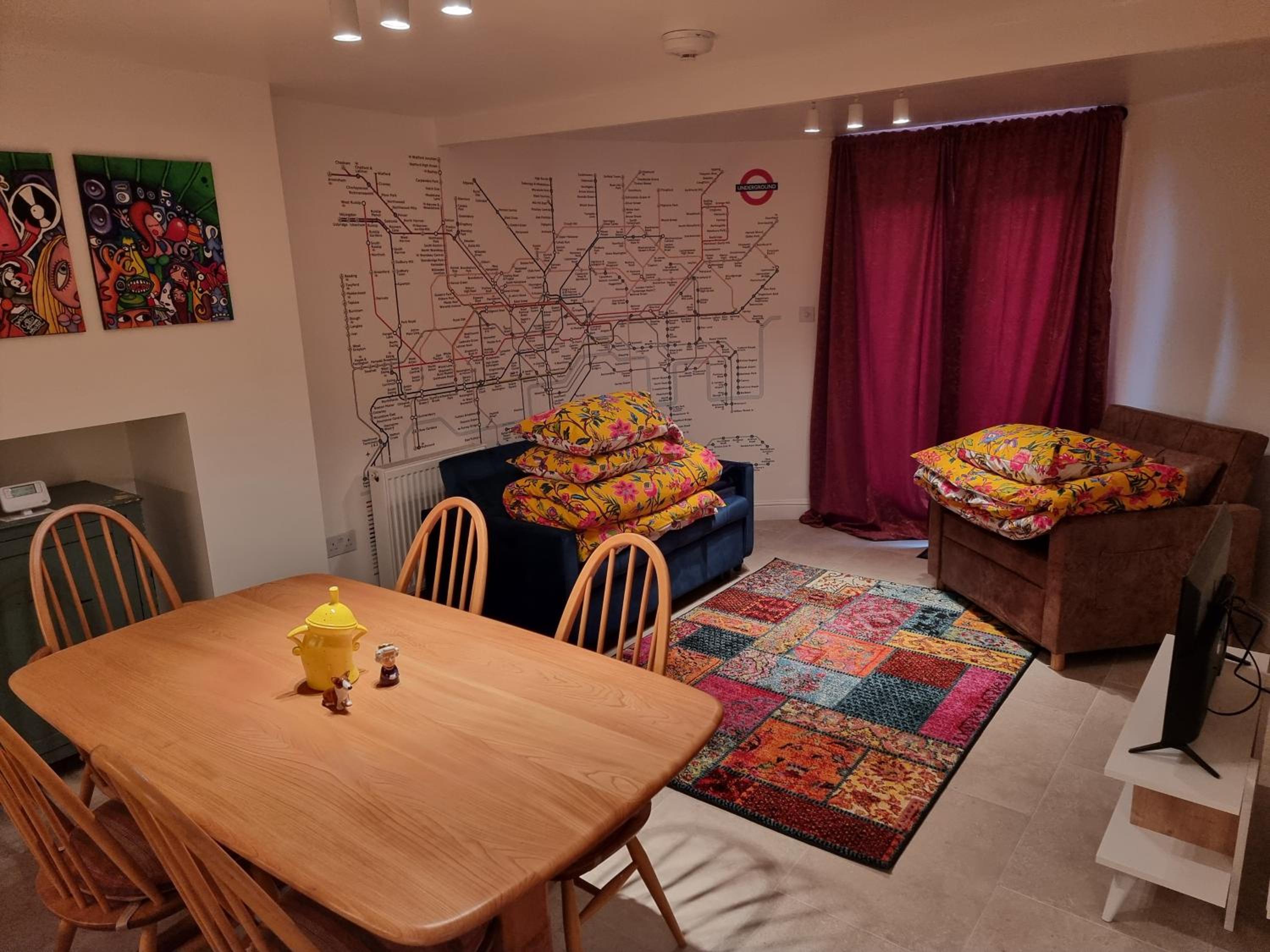 Entire Ground Floor Flat, Free Off-Street Parking and Large Garden