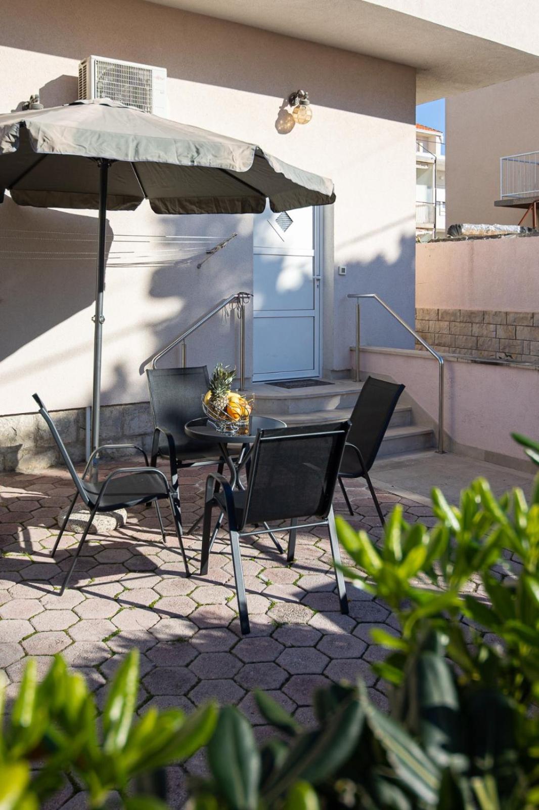 Apartment Neva
