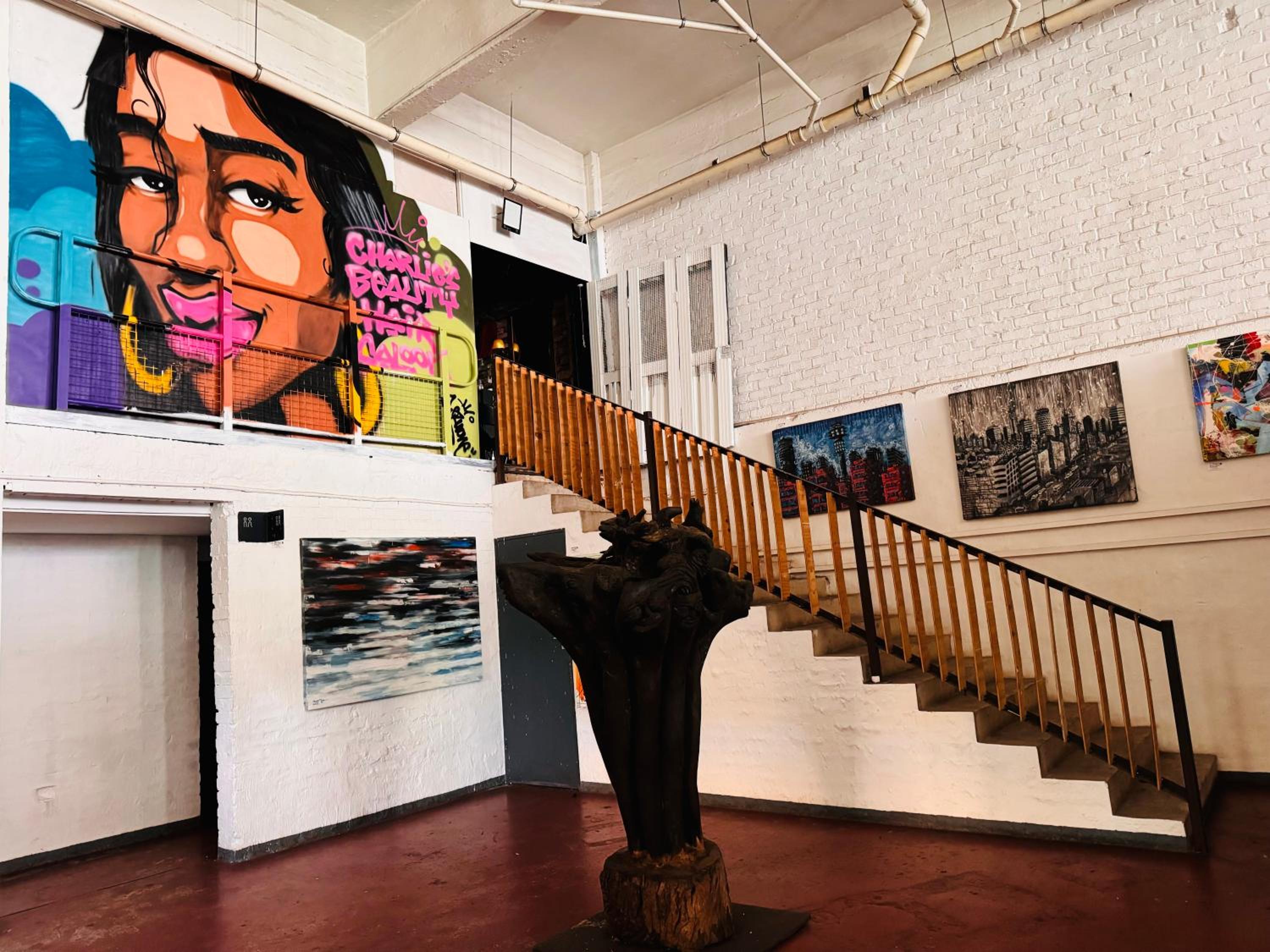 2 bedrooms, 2 bathrooms apartment in Maboneng with Unlimited WiFi