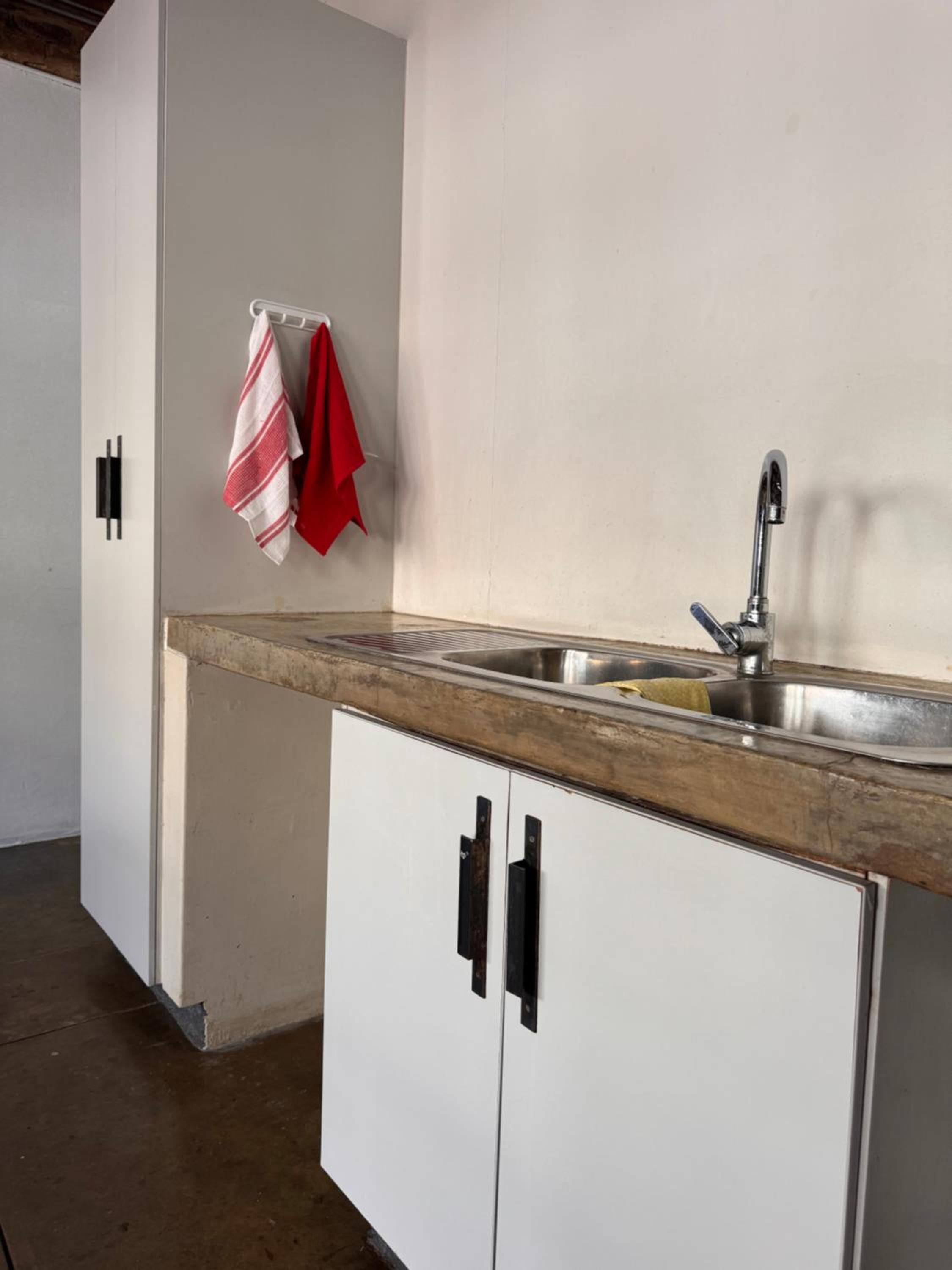 2 bedrooms, 2 bathrooms apartment in Maboneng with Unlimited WiFi