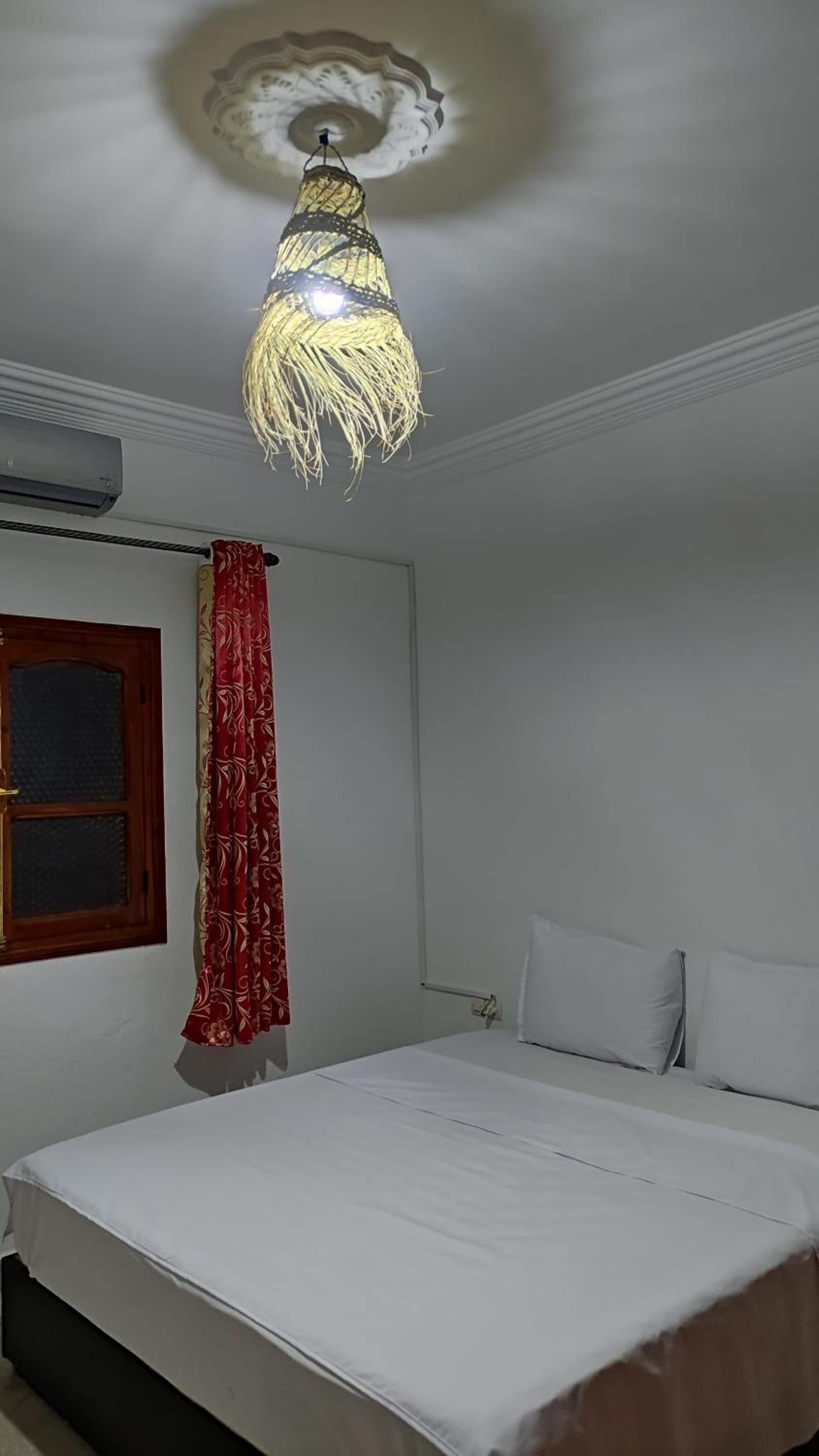 WARZAZAT Hostel