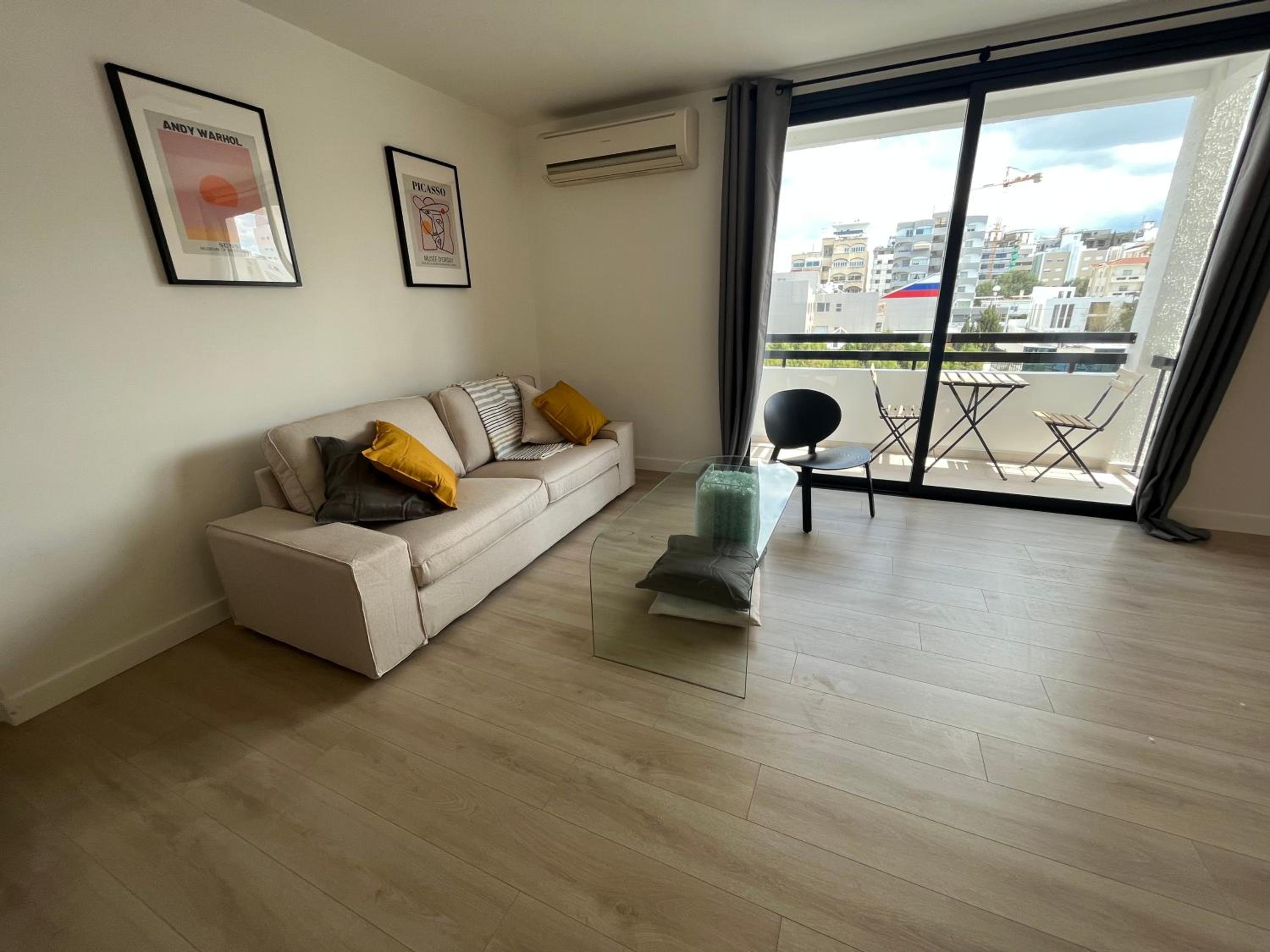 Modern 2bed in the centre