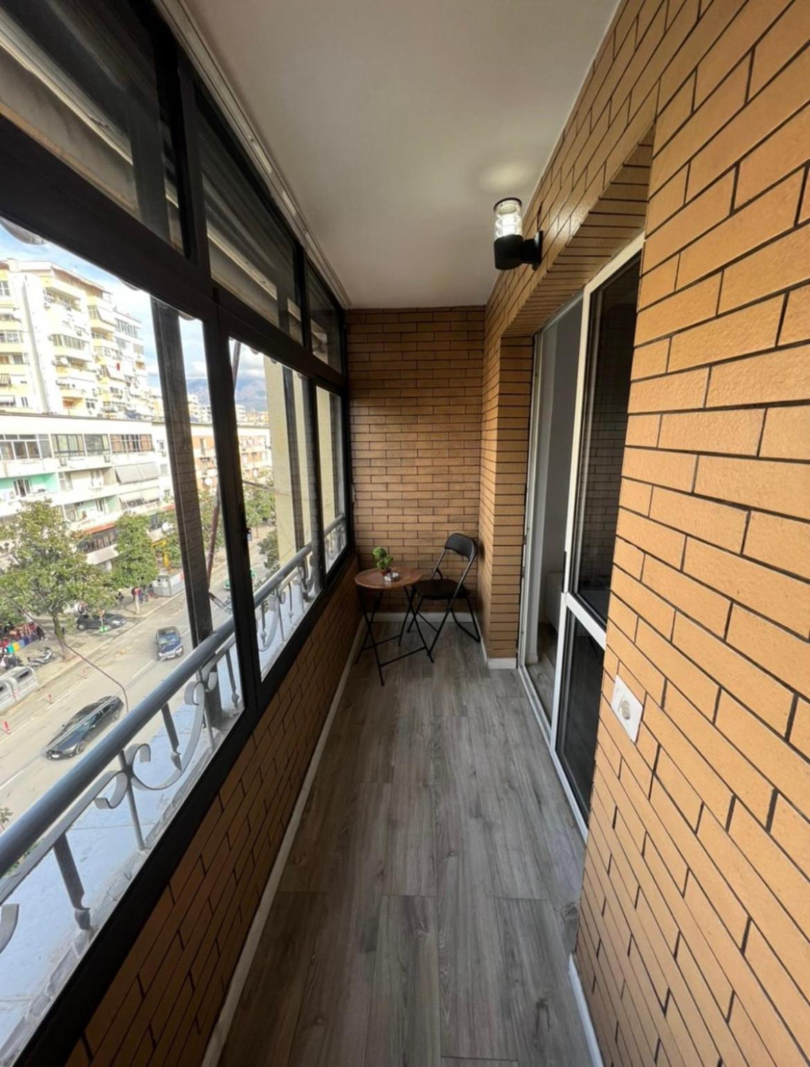 Tirana,Studio
