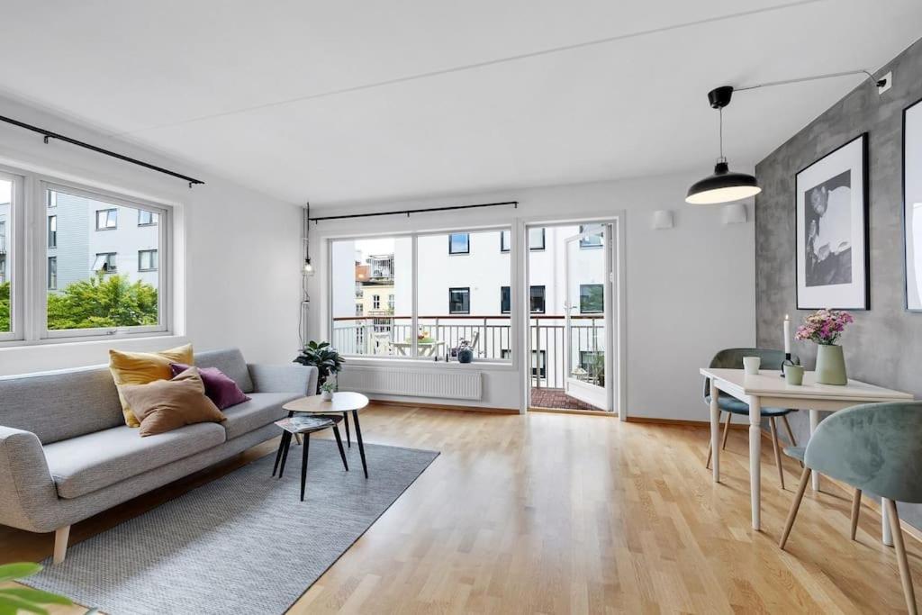 Modern and stylish apartment in Central Oslo view 4