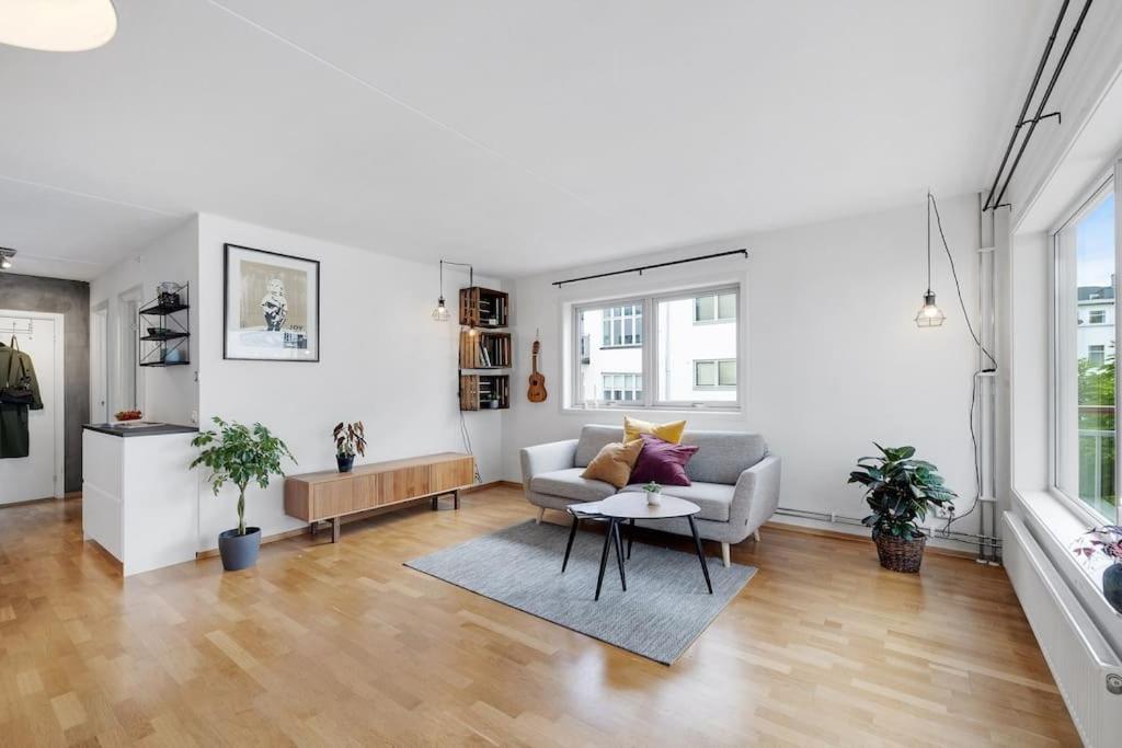 Modern and stylish apartment in Central Oslo view 2