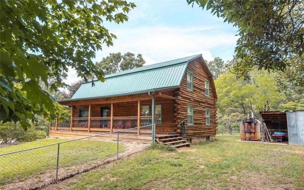 Dragonfly Meadows Log Cabin view 3