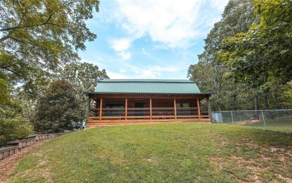 Dragonfly Meadows Log Cabin view 4