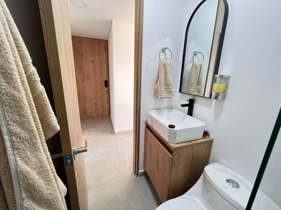 Entire apartment*Cute&Cozy * water view & Access
