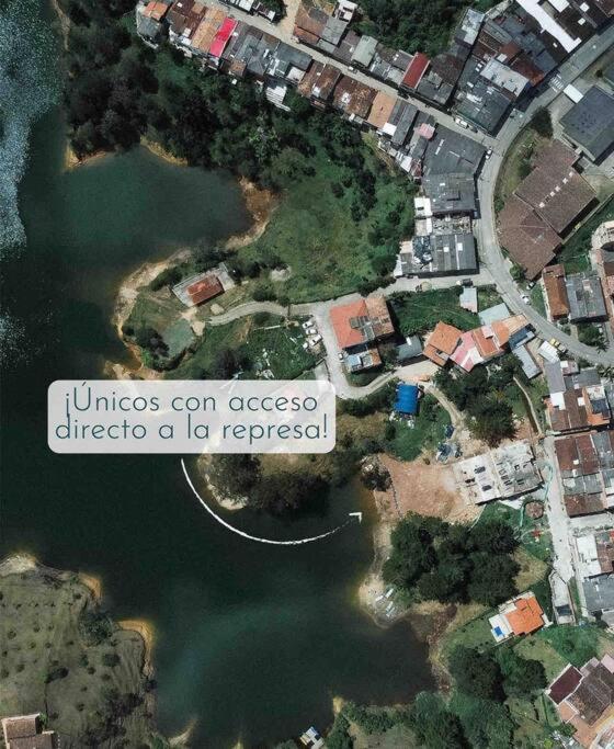 Entire apartment*Cute&Cozy * water view & Access