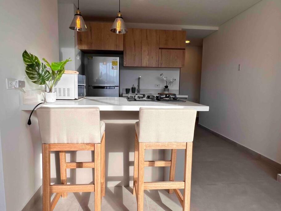 Entire apartment*Cute&Cozy * water view & Access