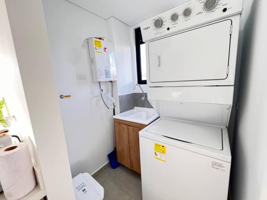 Entire apartment*Cute&Cozy * water view & Access
