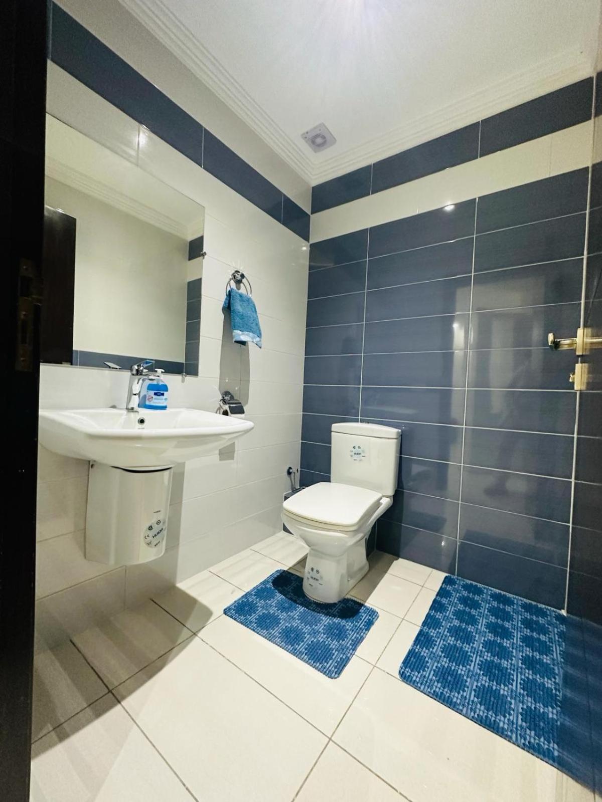 Holiday Apt with POOL & WIFI view 5