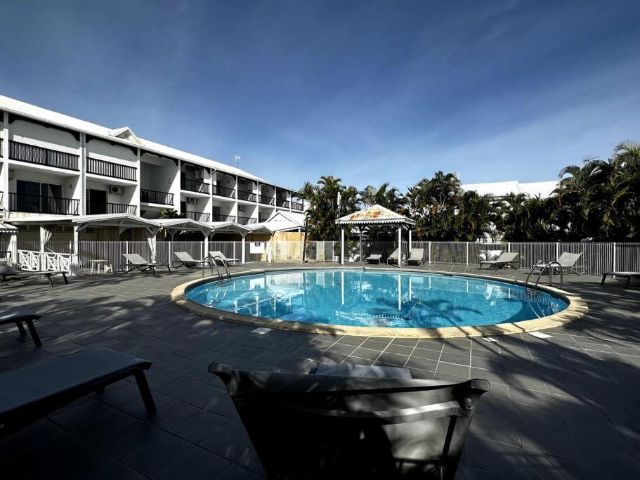 Duplex pour 3 avec piscine marina St François view 4