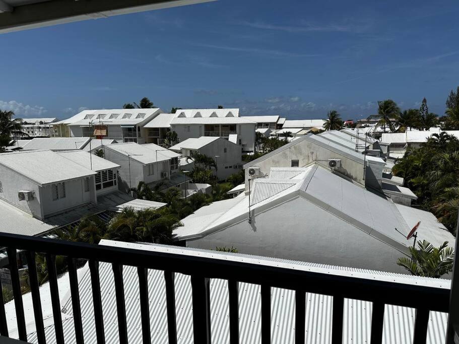 Duplex pour 3 avec piscine marina St François view 5