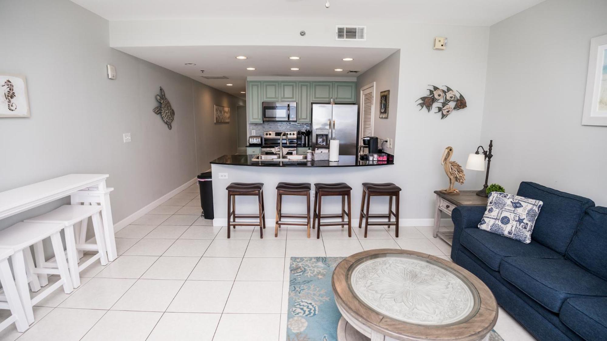 Low Floor, beautiful ocean views condo