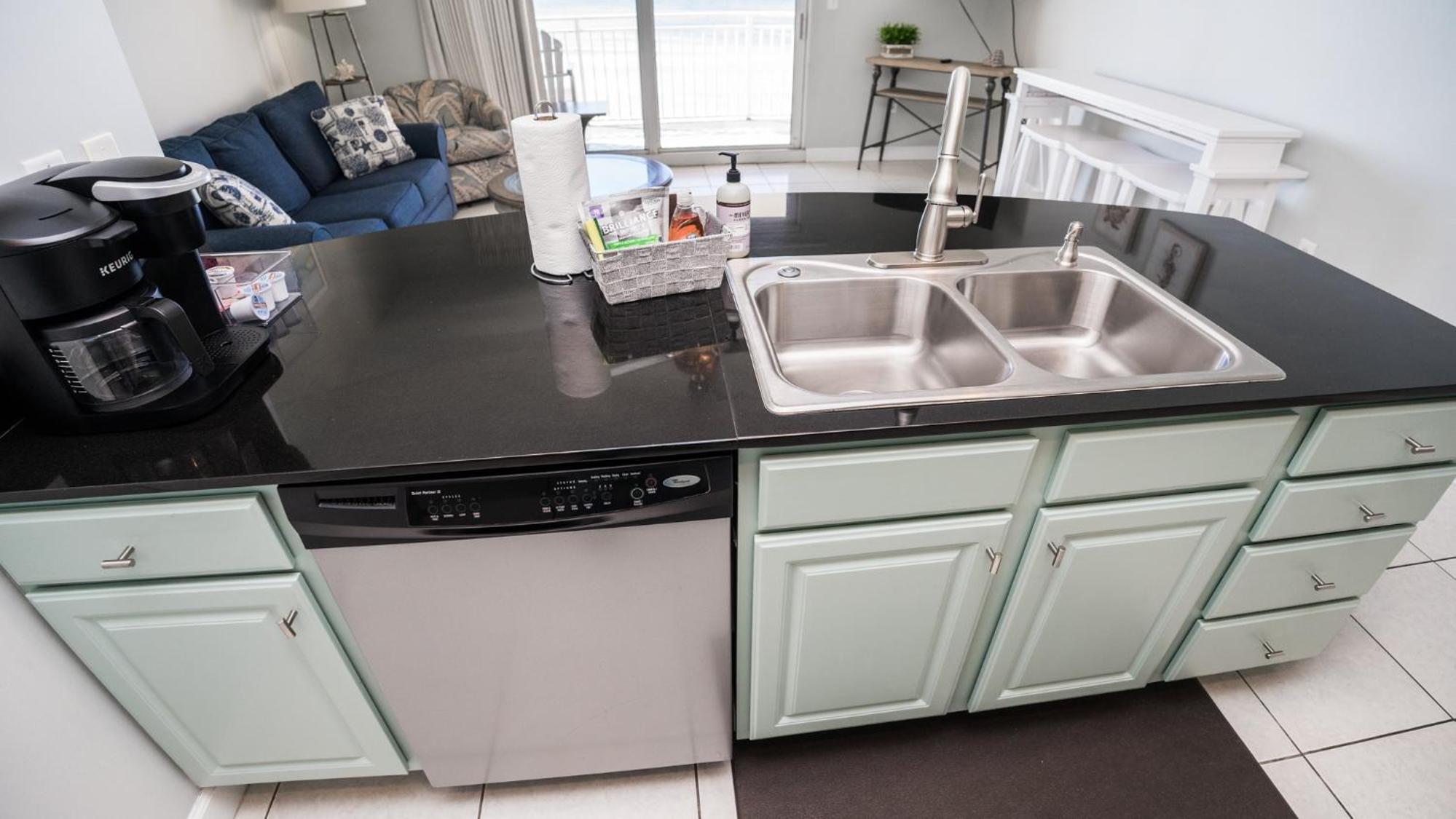 Low Floor, beautiful ocean views condo