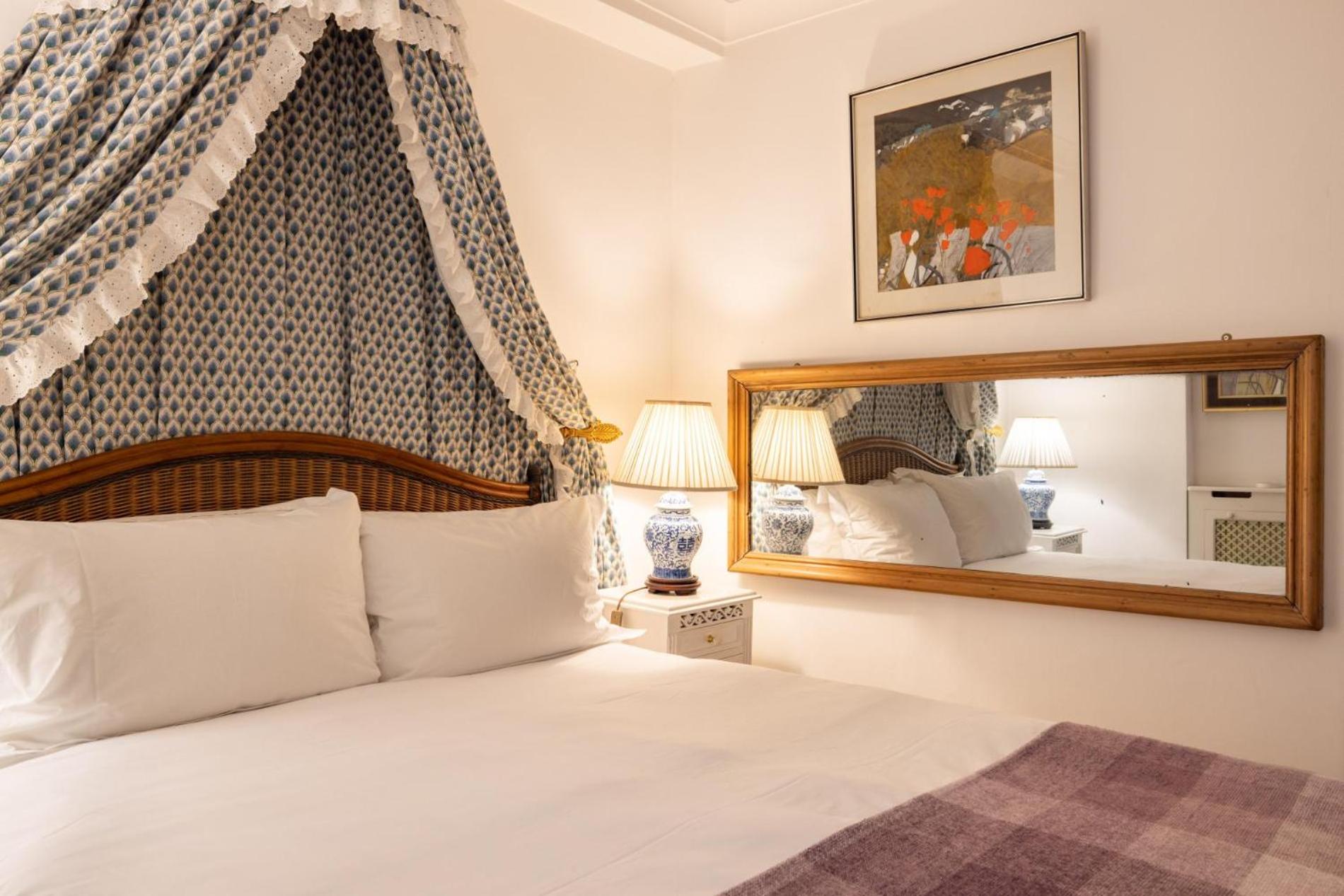 The Chelsea Flower - 1 Bedroom with Terrace in Chelsea