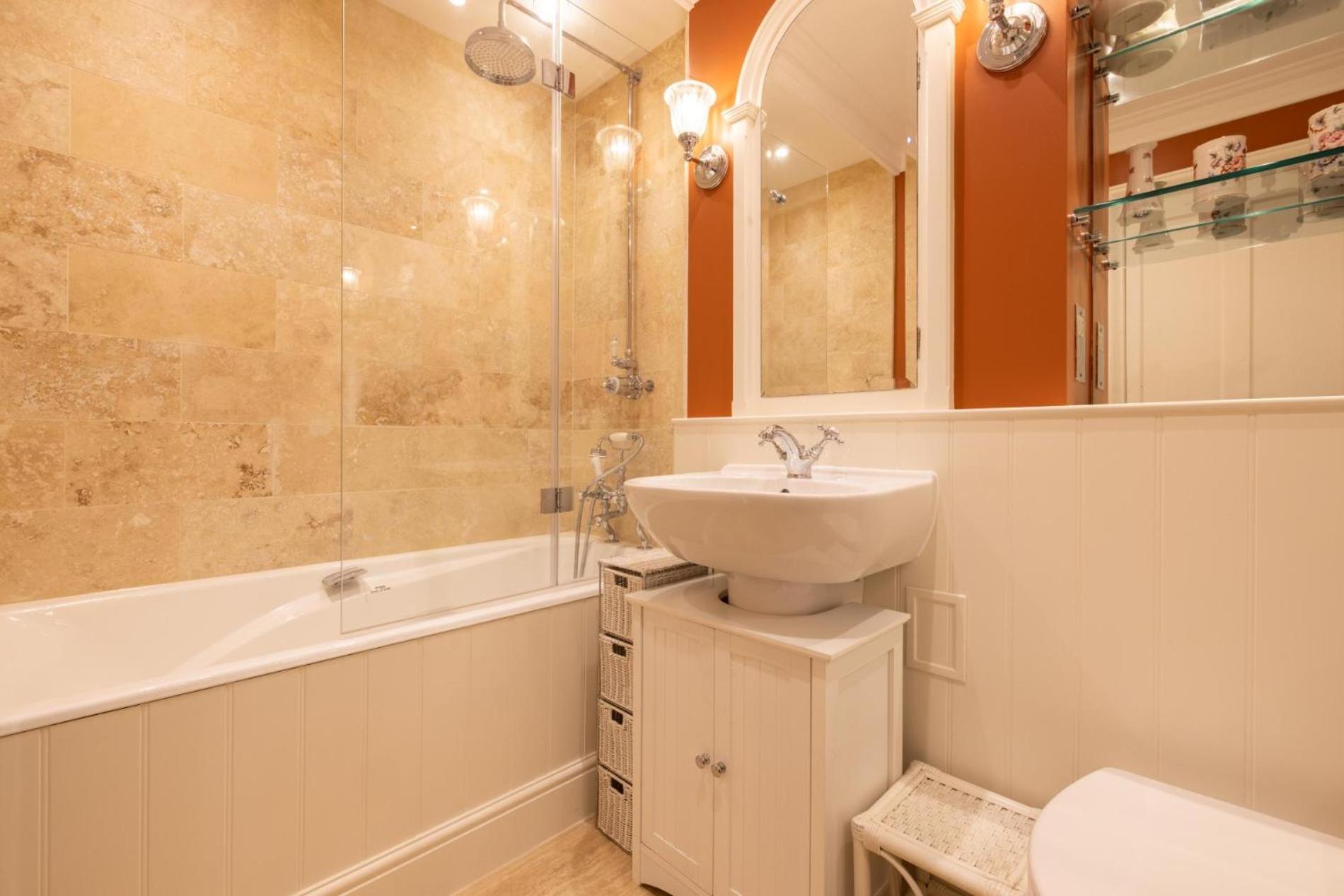 The Chelsea Flower - 1 Bedroom with Terrace in Chelsea