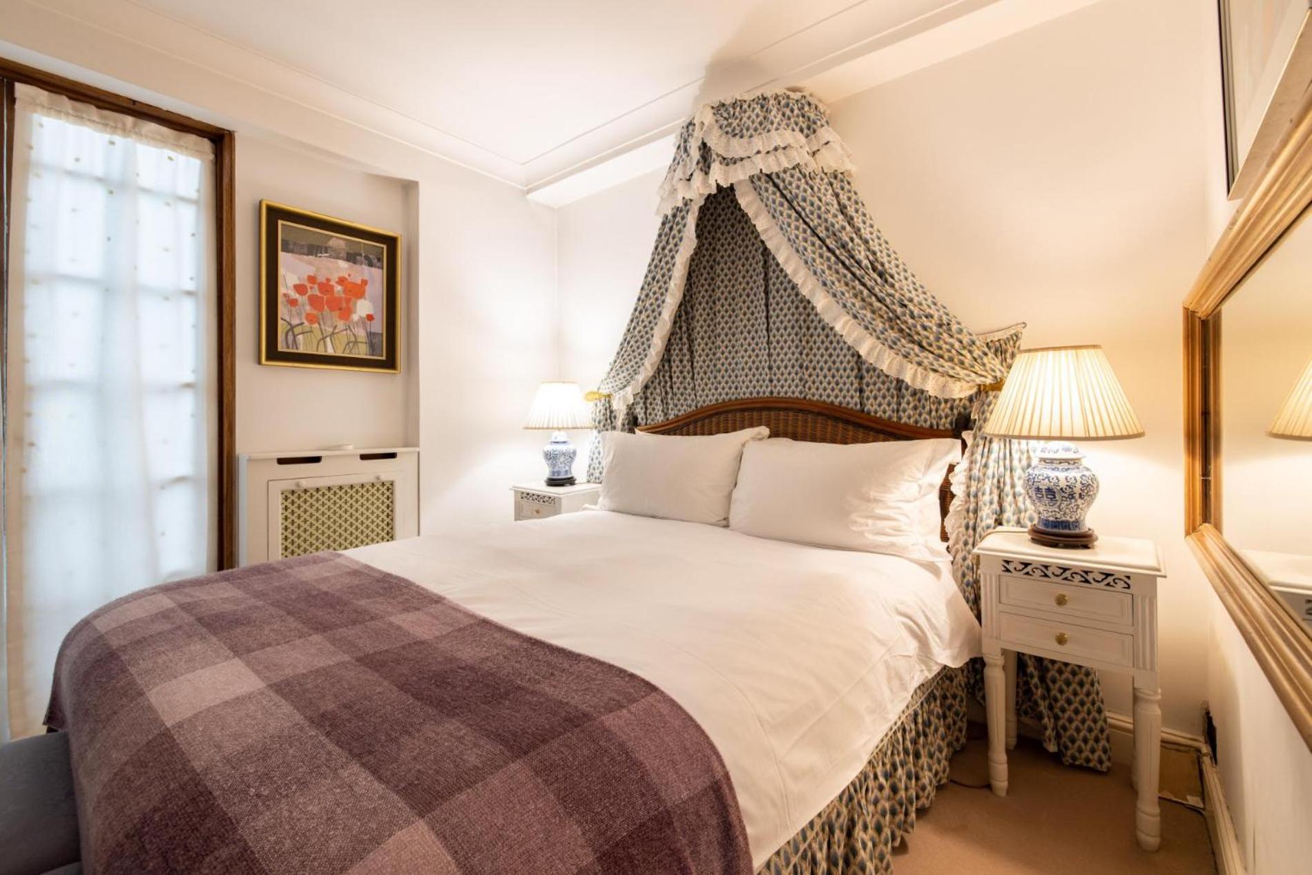 The Chelsea Flower - 1 Bedroom with Terrace in Chelsea