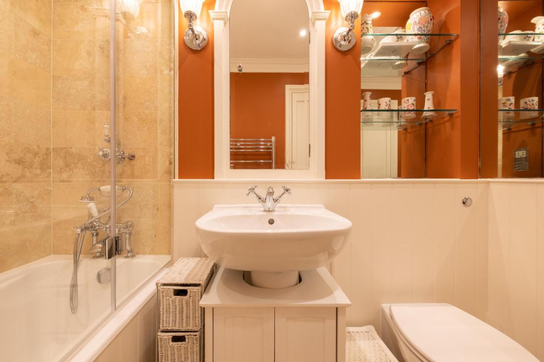 The Chelsea Flower - 1 Bedroom with Terrace in Chelsea