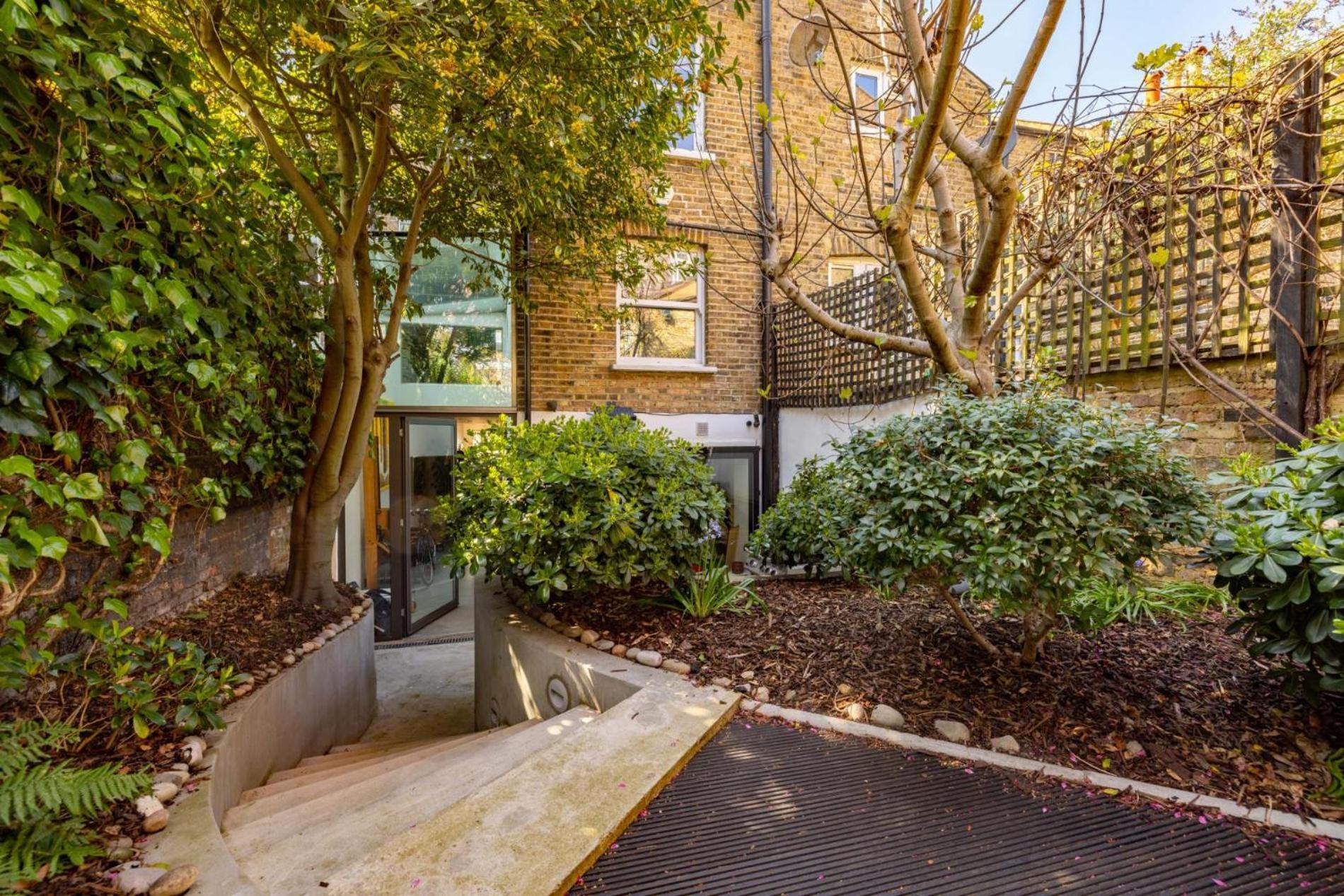 The City Singer - 3 Bedrooms with Garden in Hammersmith