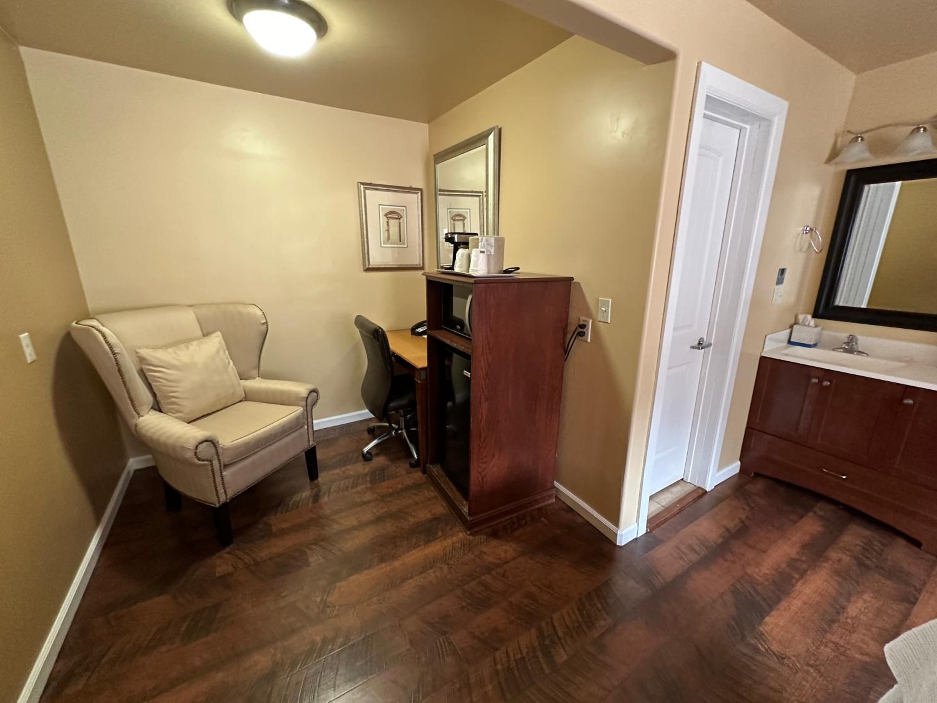 Abram Inn & Suites