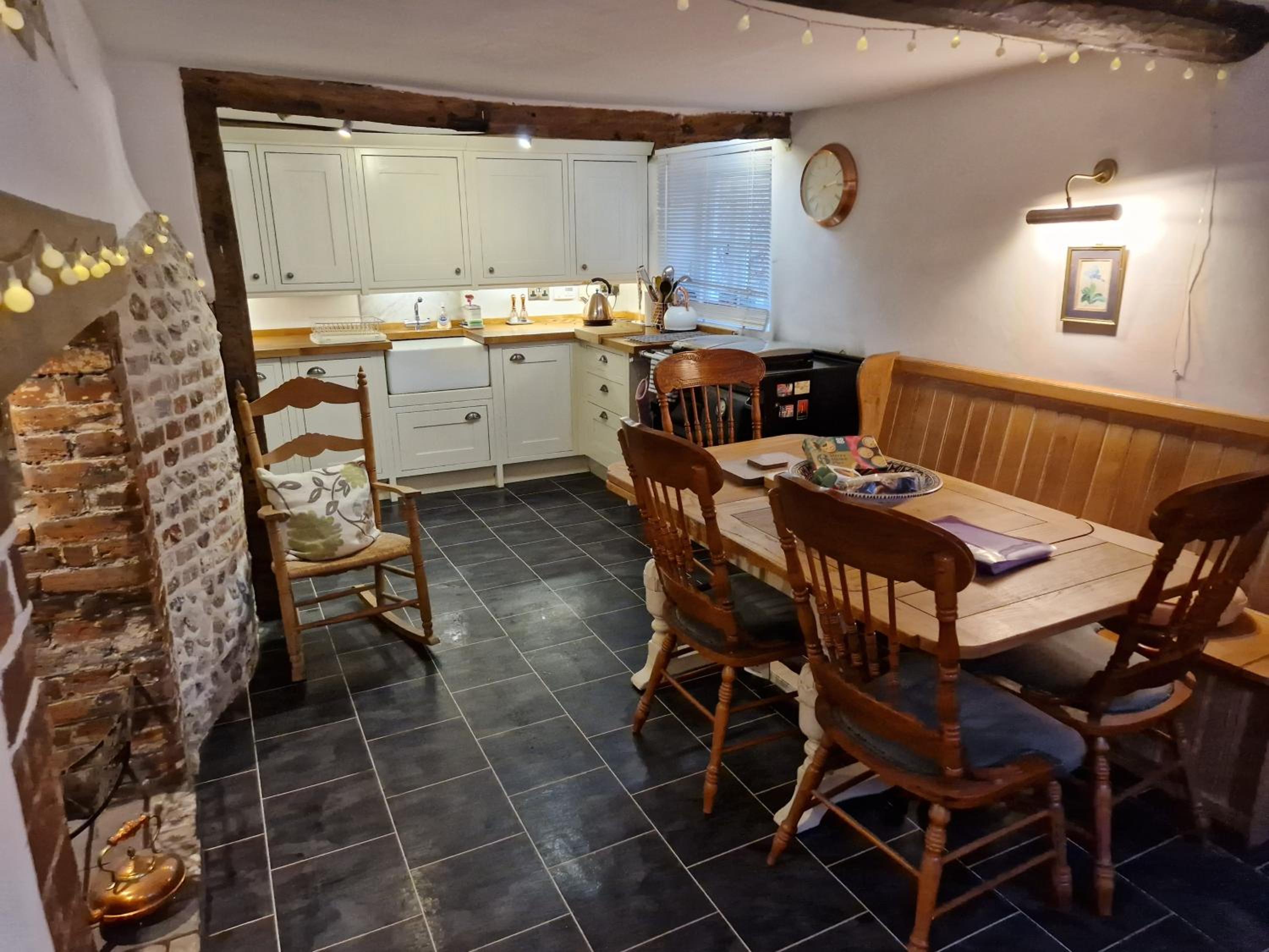 Delightful 3bed thatched Cottage view 2