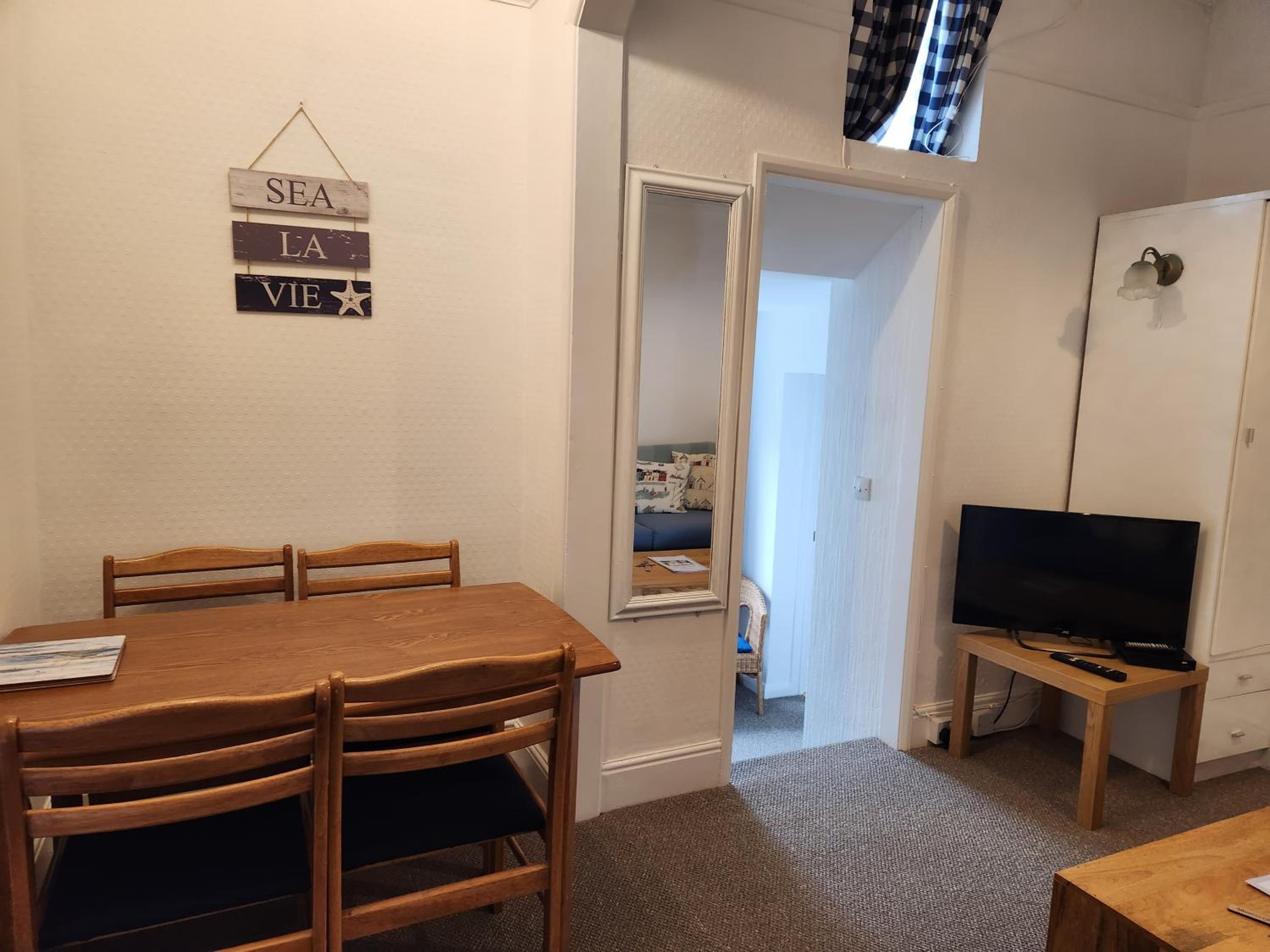 Rose Court Holiday Apartments