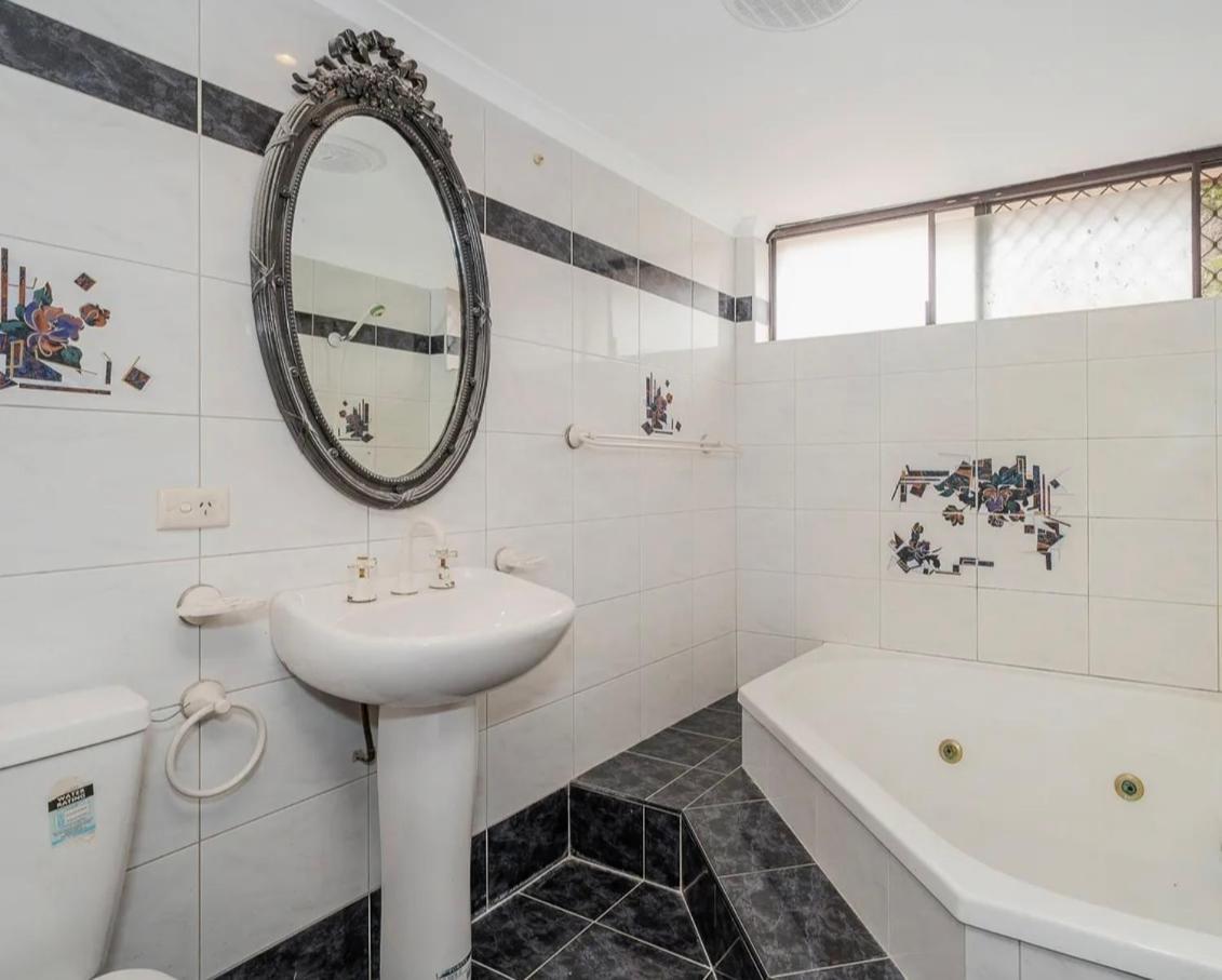 Long Term Stay FiFO Queen Size Bedroom Near Sawn River City Fremantle University