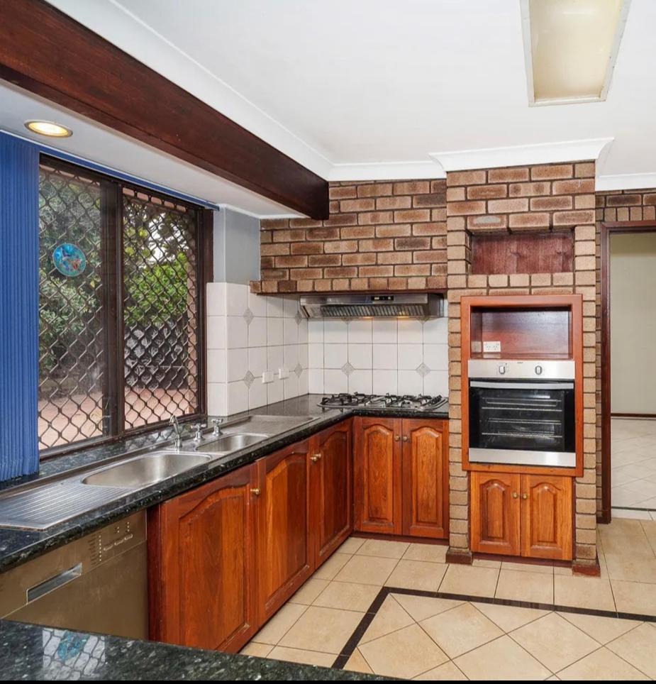 Long Term Stay FiFO Queen Size Bedroom Near Sawn River City Fremantle University