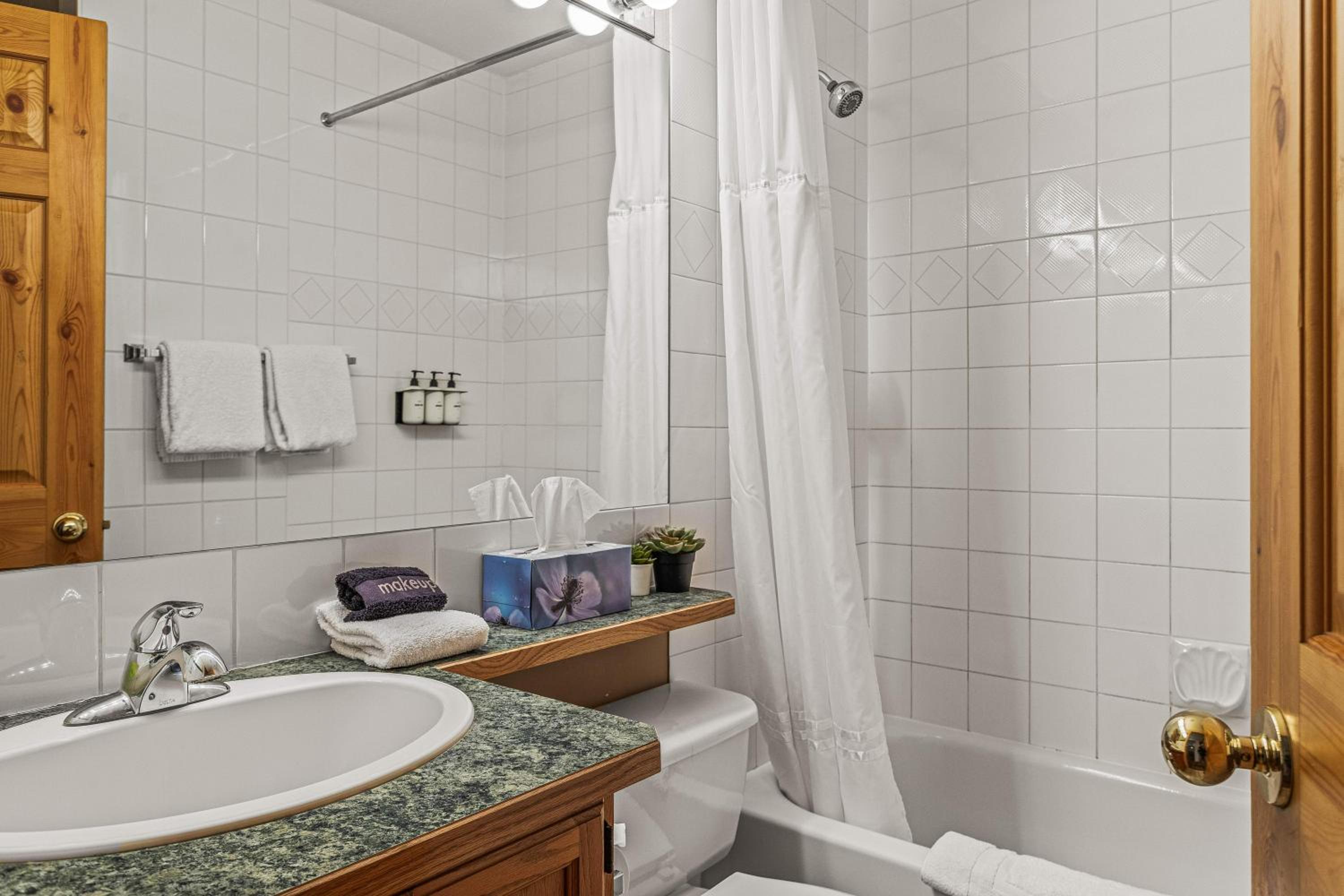 Canmore Vacations - Bow Valley Chalets-Entire 2 Bedrooms townhouse - Property Image 6