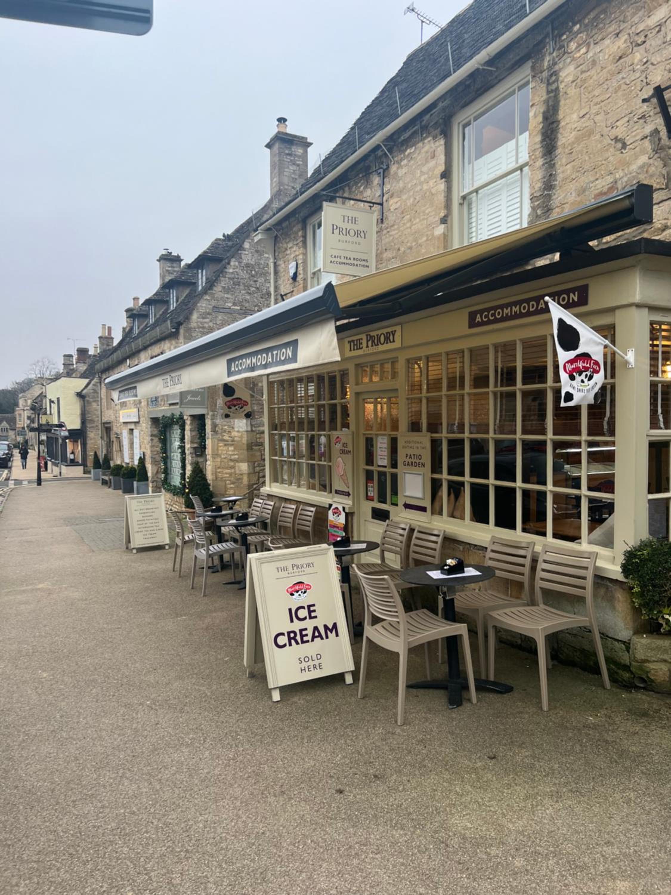 Priory Tearooms Burford with Rooms