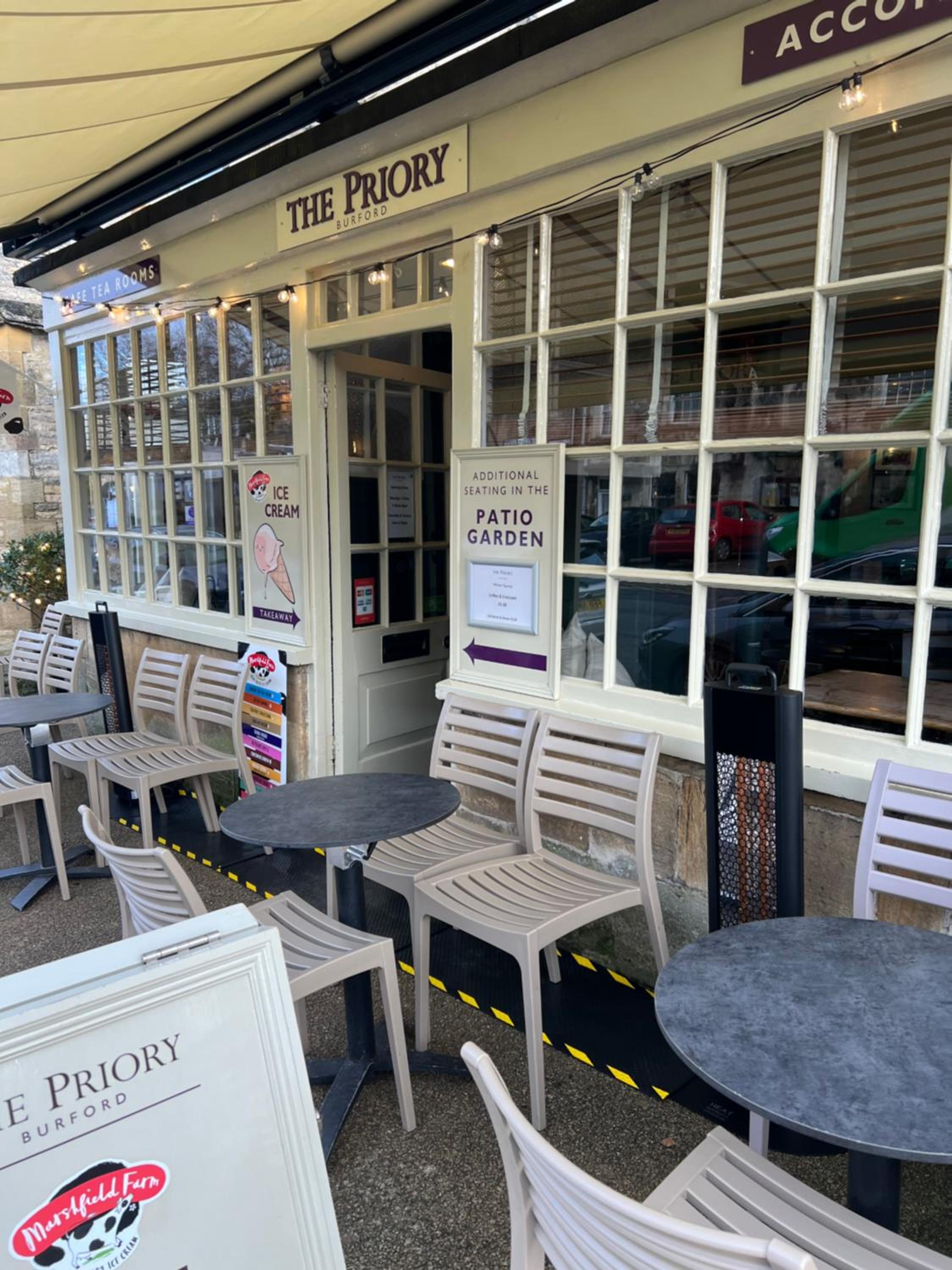 Priory Tearooms Burford with Rooms