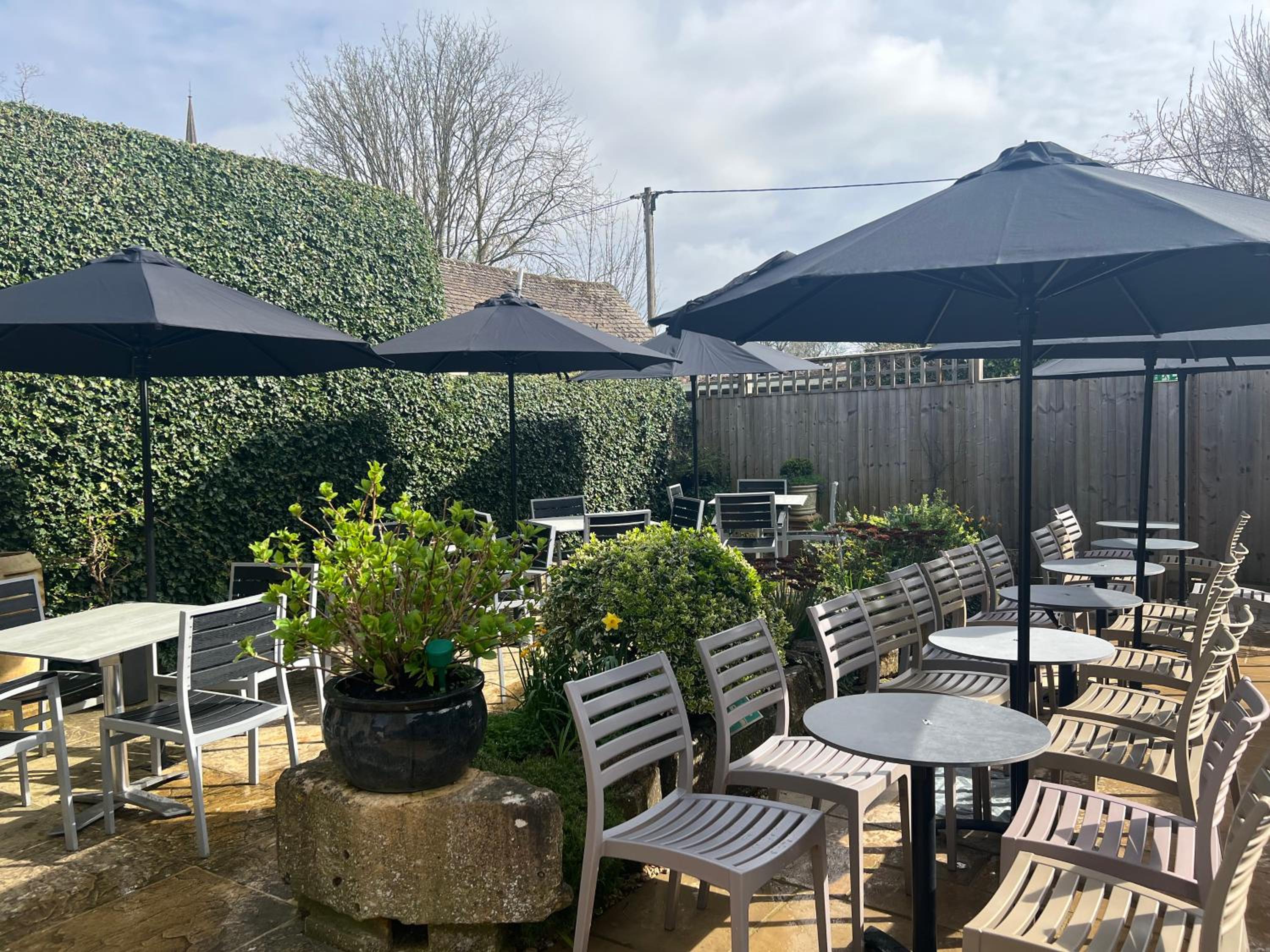 Priory Tearooms Burford with Rooms