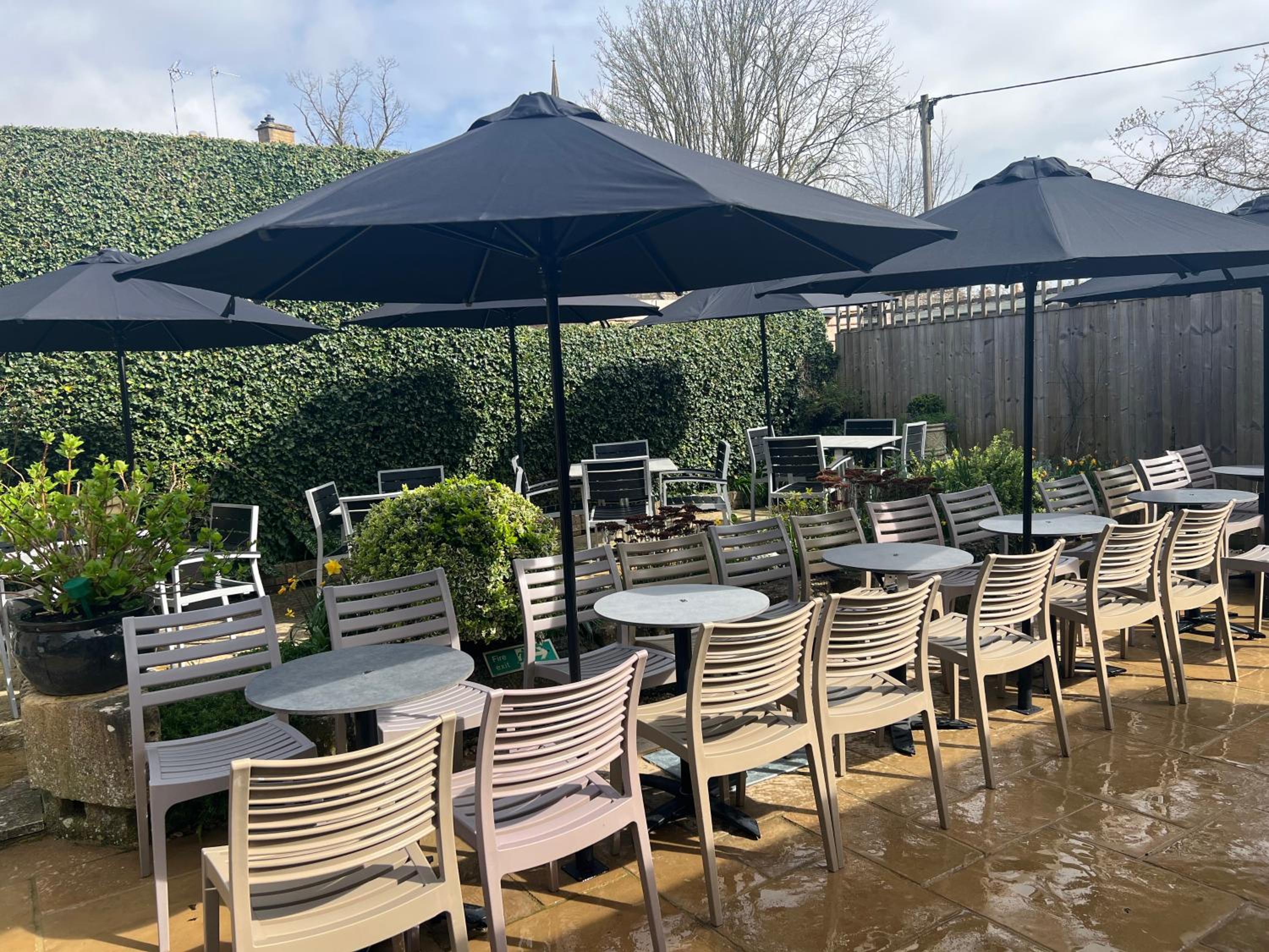 Priory Tearooms Burford with Rooms