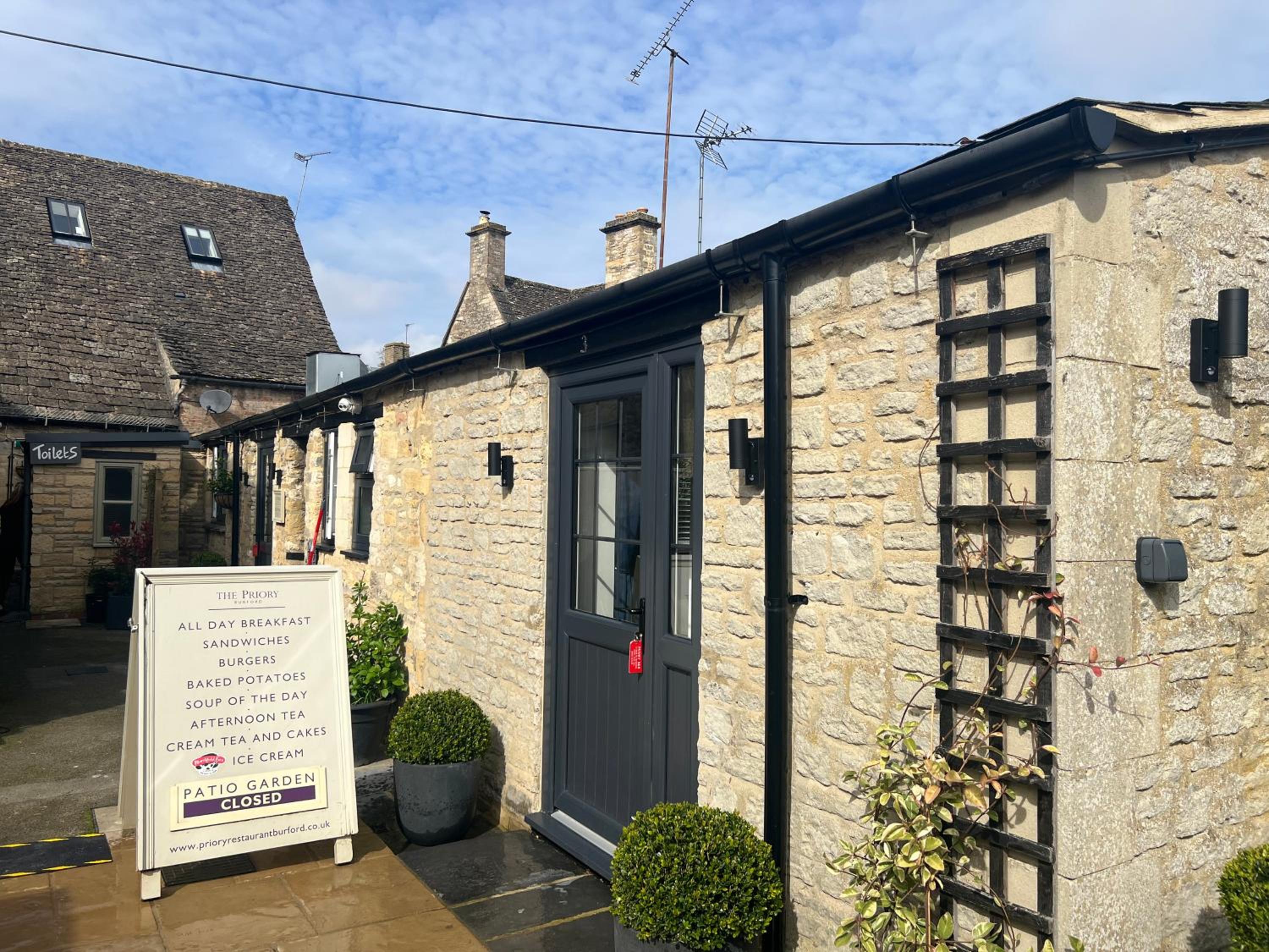 Priory Tearooms Burford with Rooms