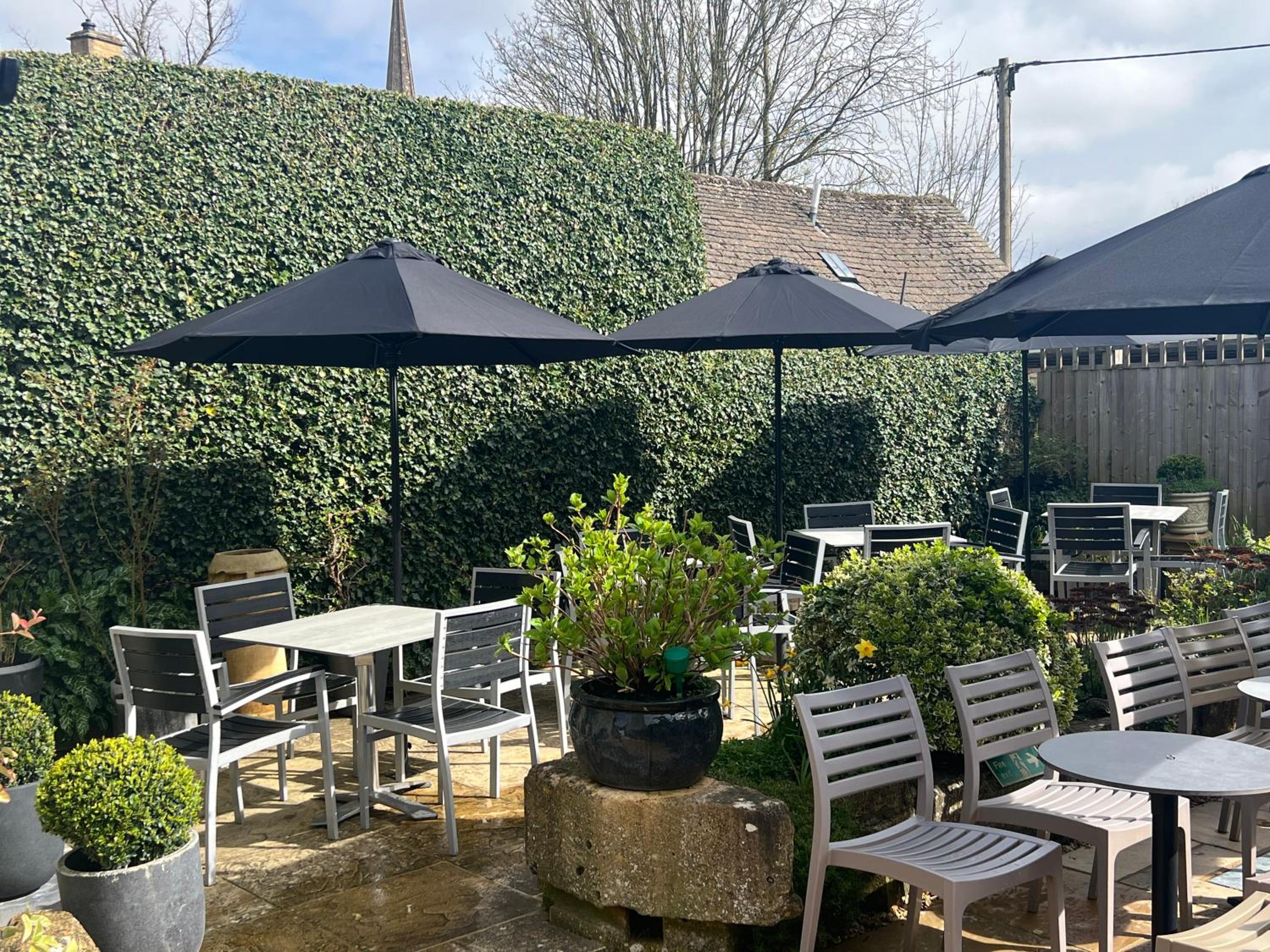 Priory Tearooms Burford with Rooms