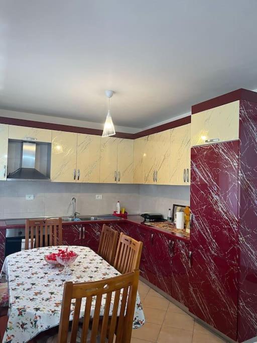 Spacious Apartment-Balcony-close Bus TIRANA Central Station-Self CheckIn 24hr-30 min Airport