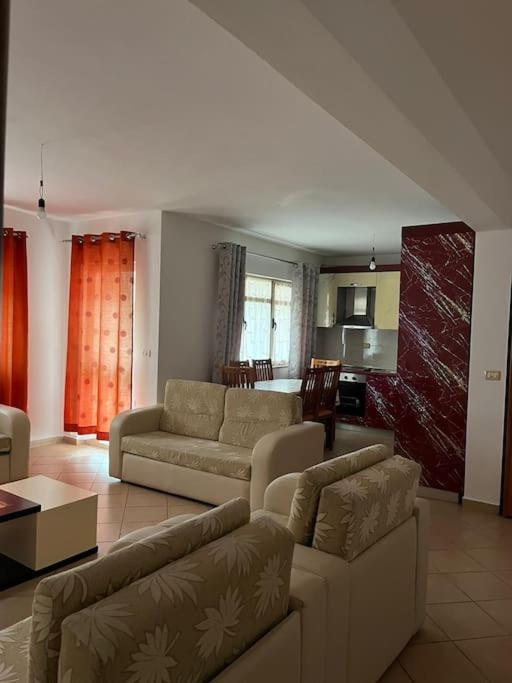Spacious Apartment-Balcony-close Bus TIRANA Central Station-Self CheckIn 24hr-30 min Airport