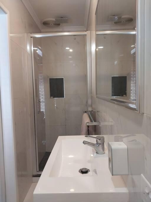 9 Room Family & Pet Friendly Home