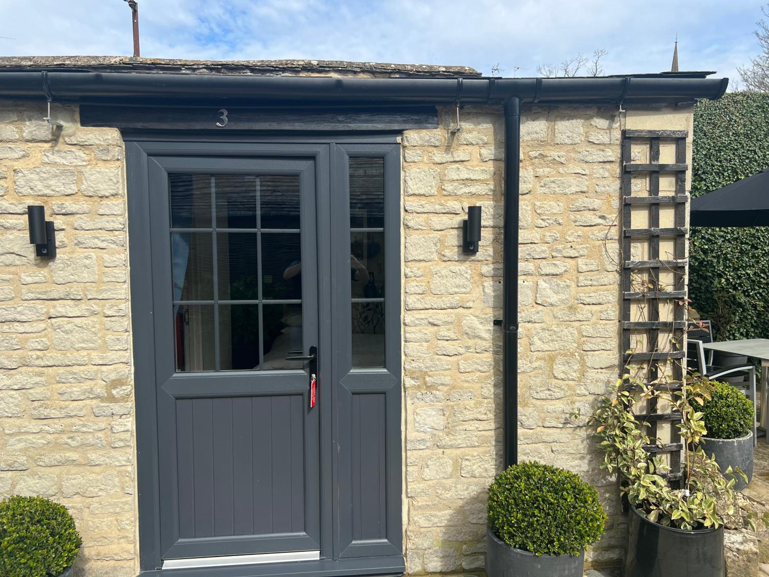Priory Tearooms Burford with Rooms