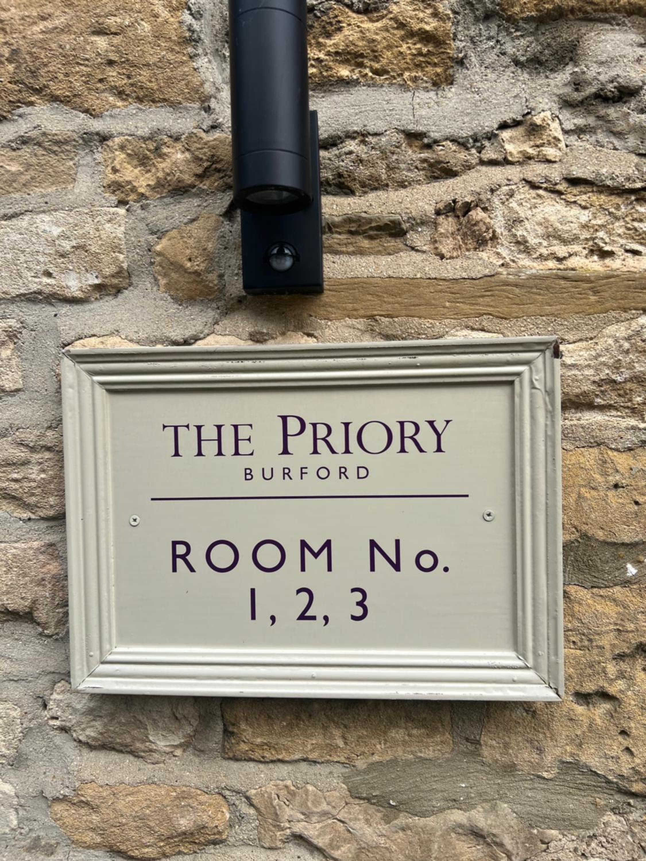 Priory Tearooms Burford with Rooms