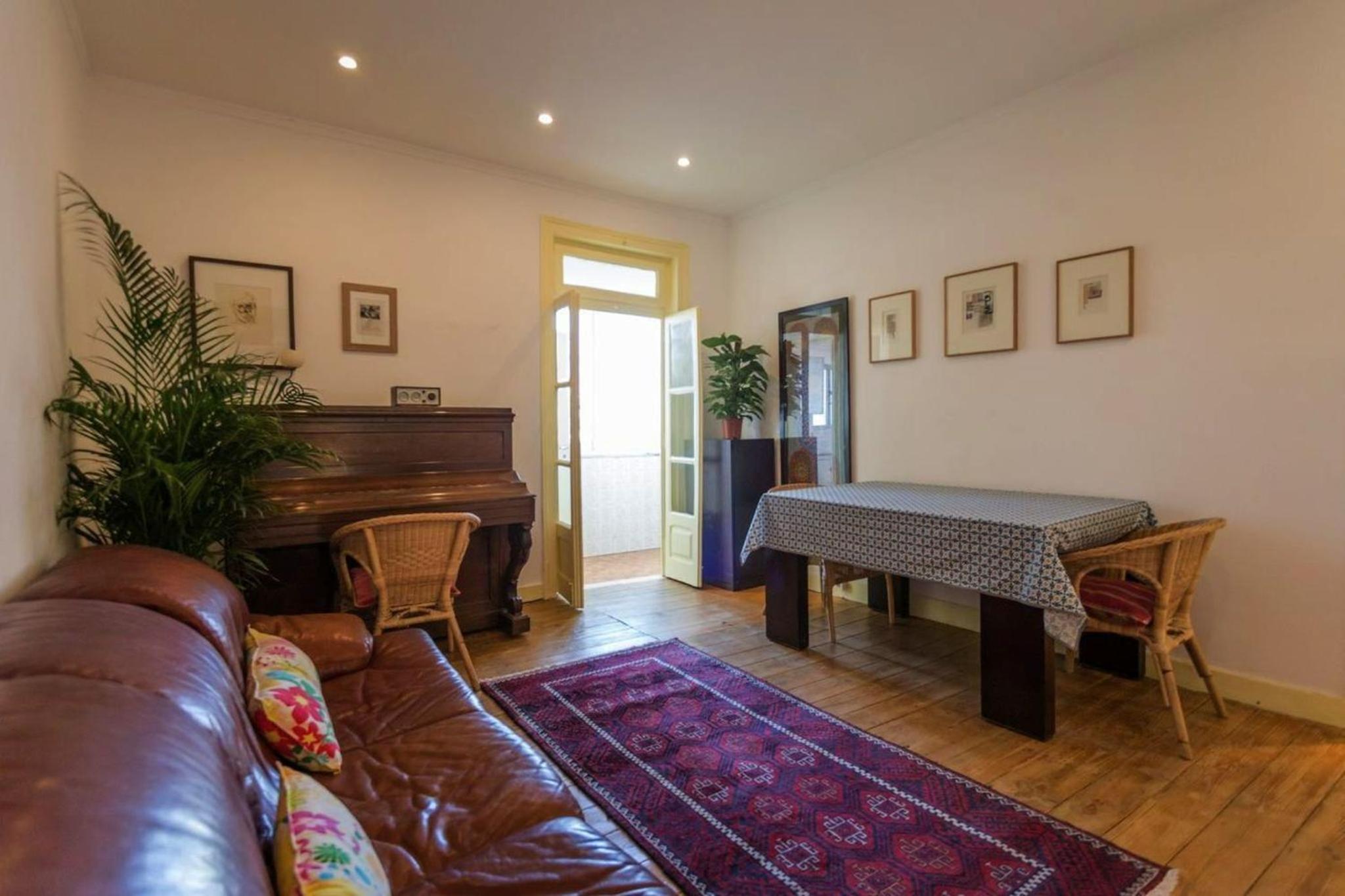 Charming flat with 2 bedrooms on Lisbon's 7th hill view 3